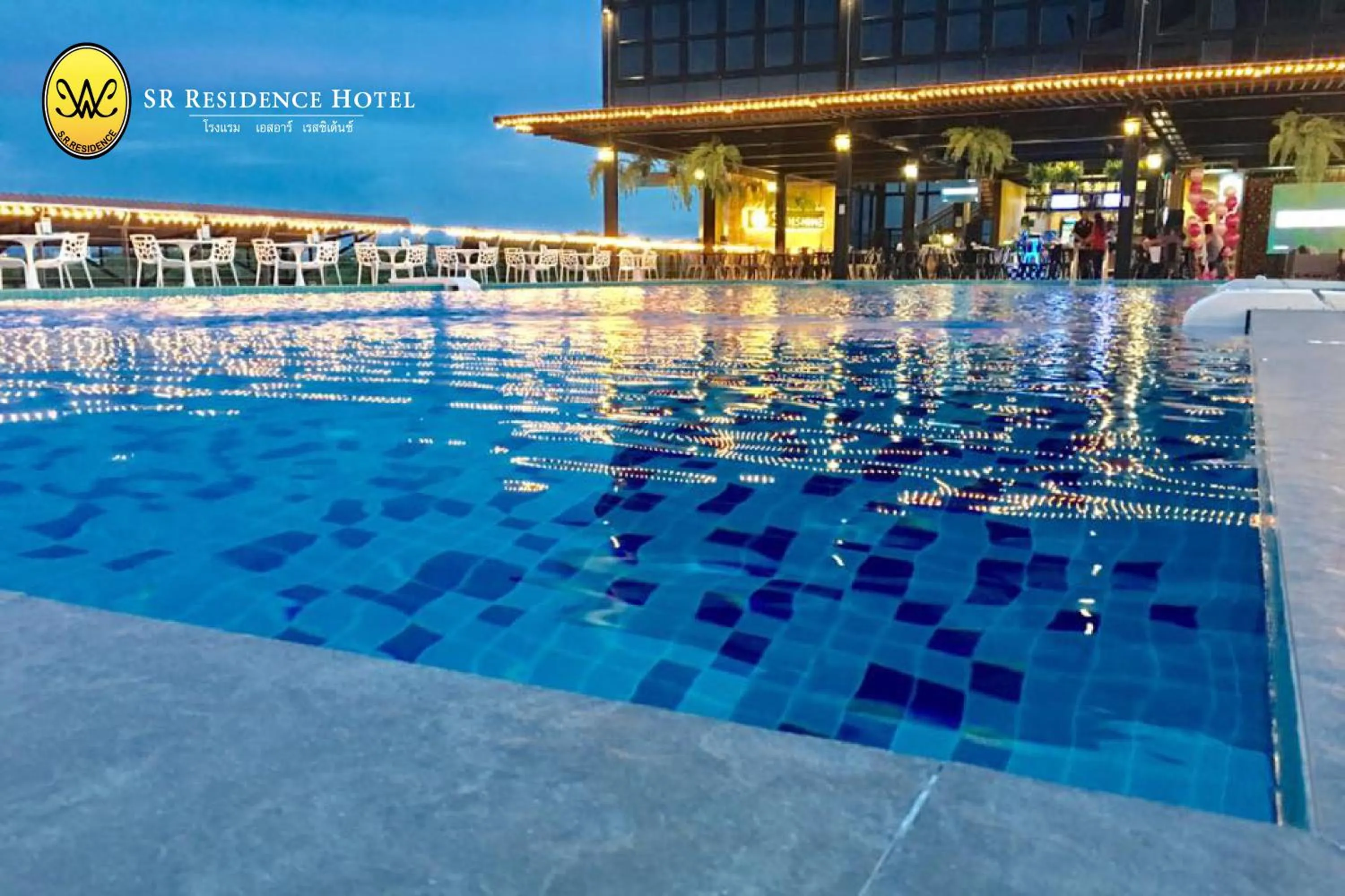 Swimming pool in SR Residence Hotel