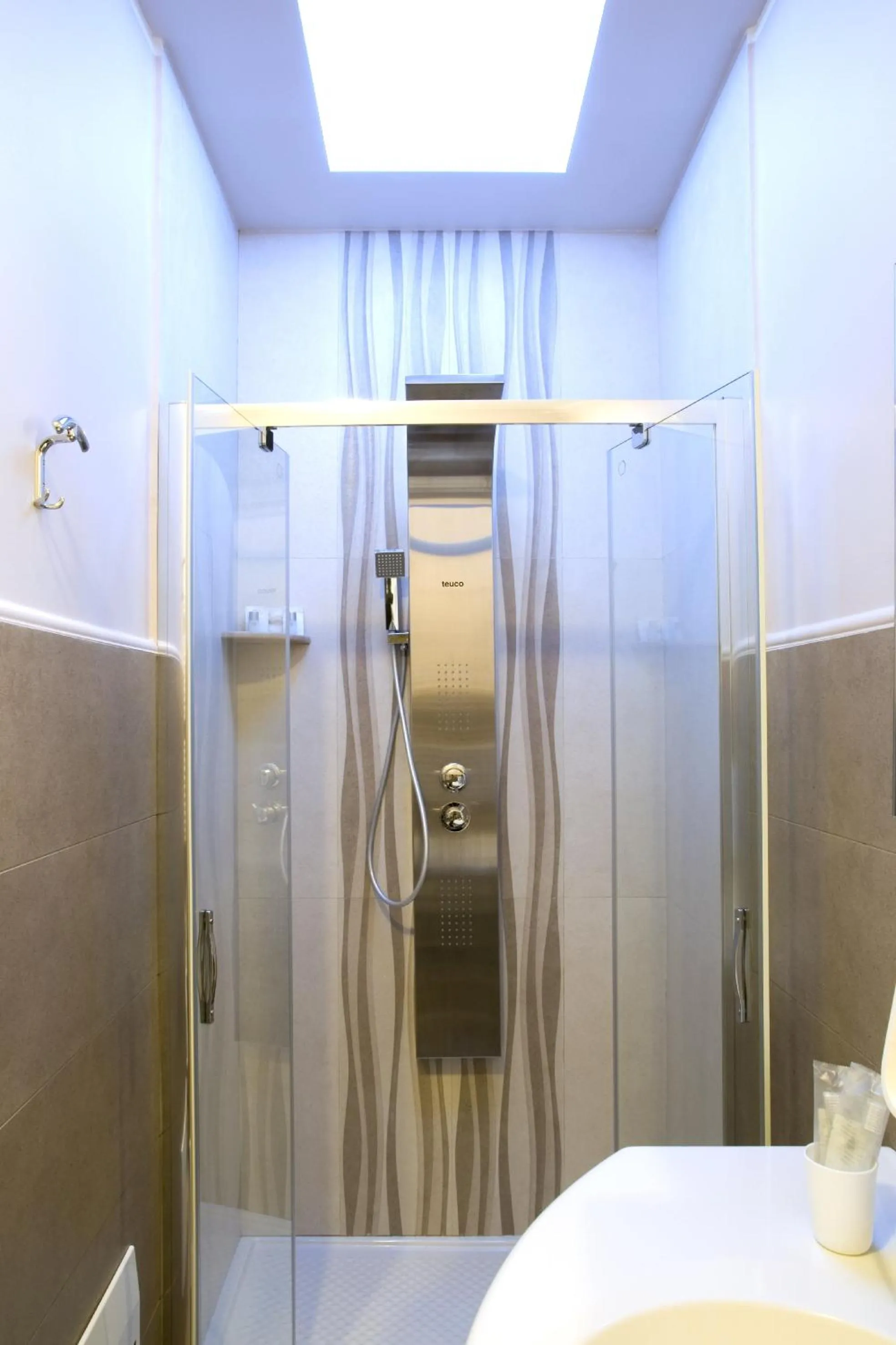 Bathroom in KiBari B&B