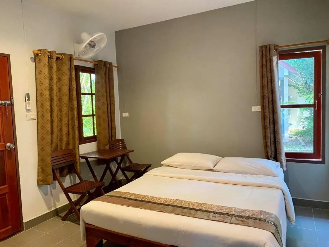 Bedroom, Bed in Coconut Bungalow