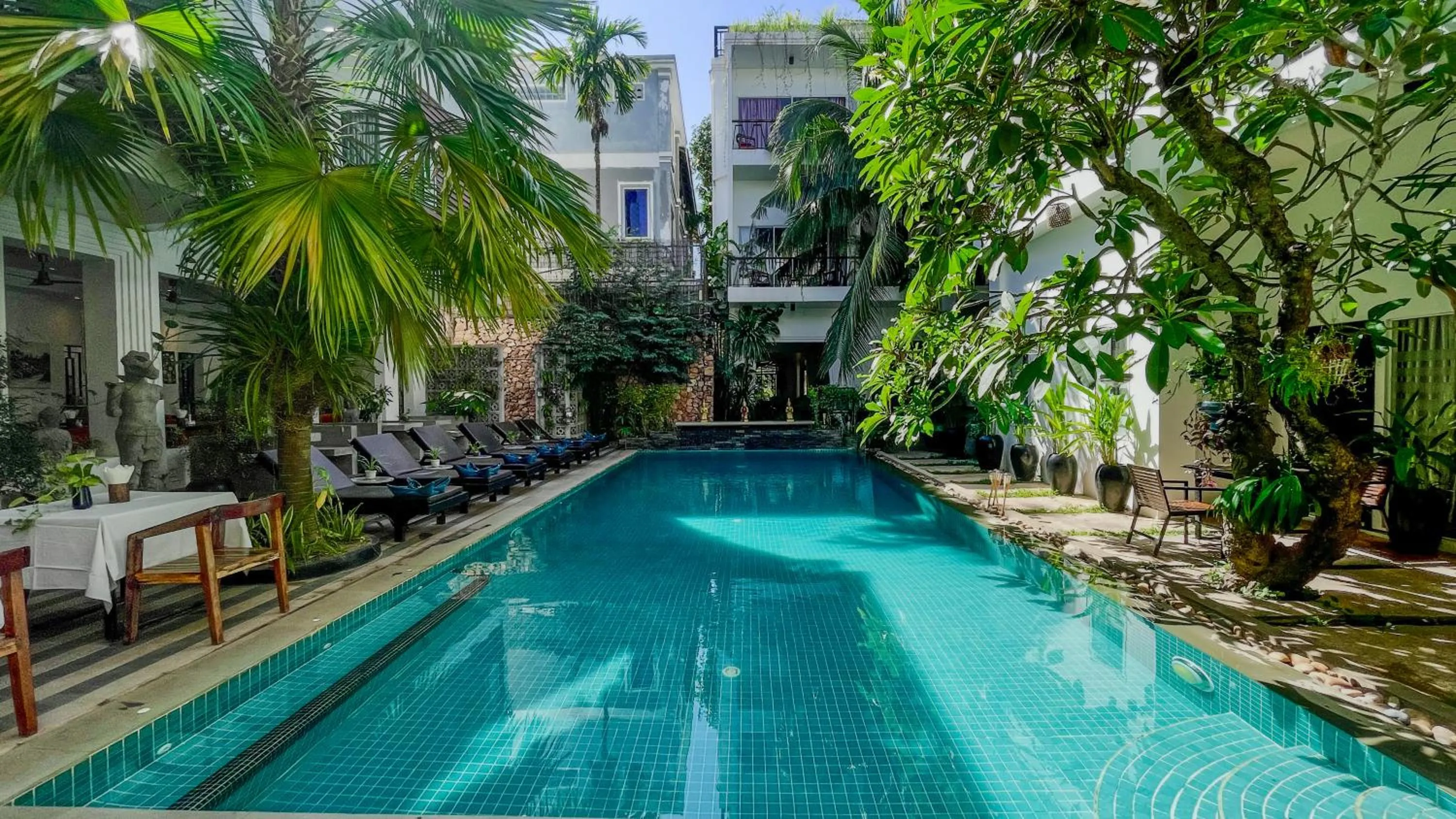 Swimming pool in Boutique Indochine d'Angkor
