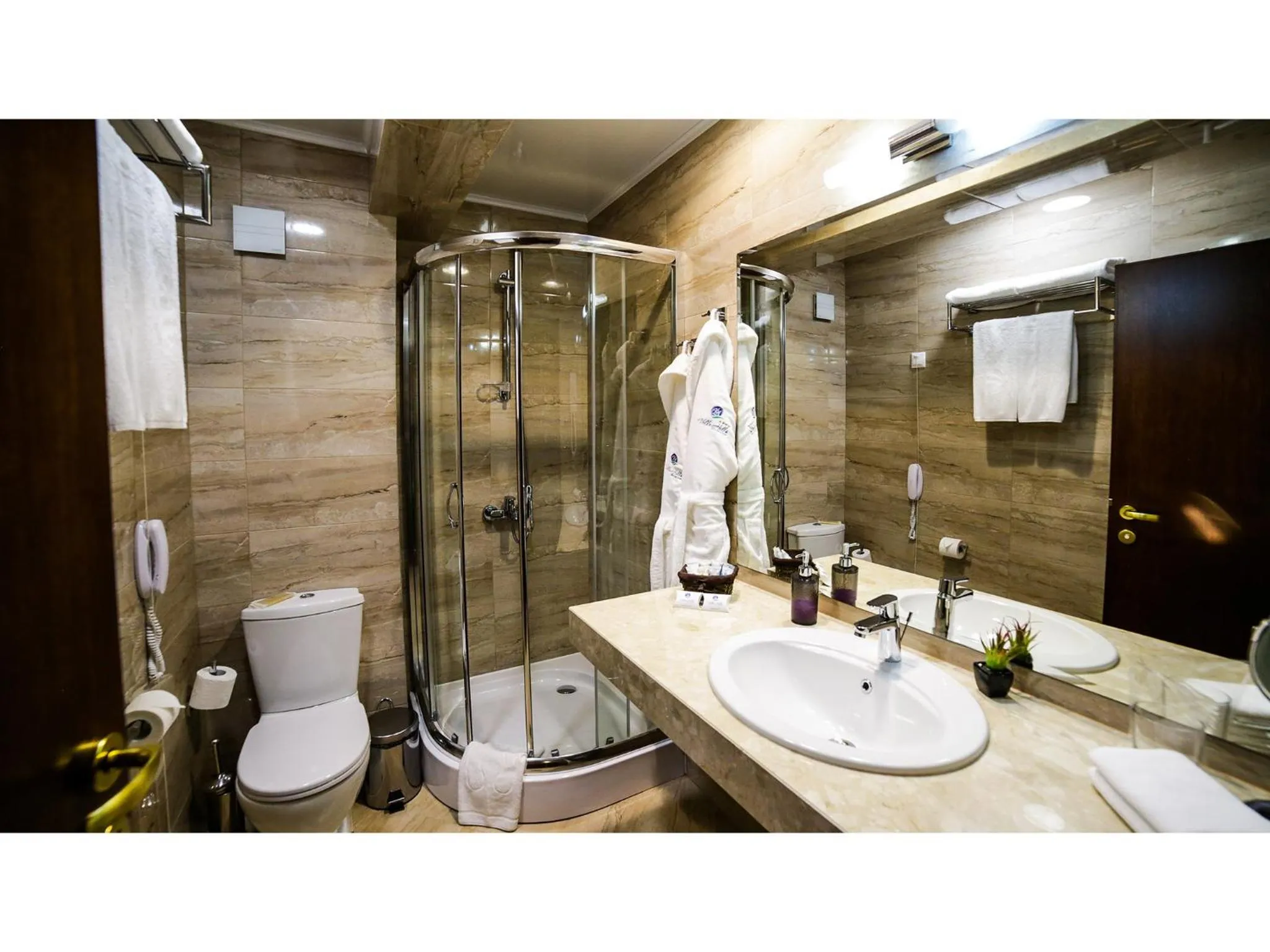 Shower in Park Hotel and SPA Vella Hills