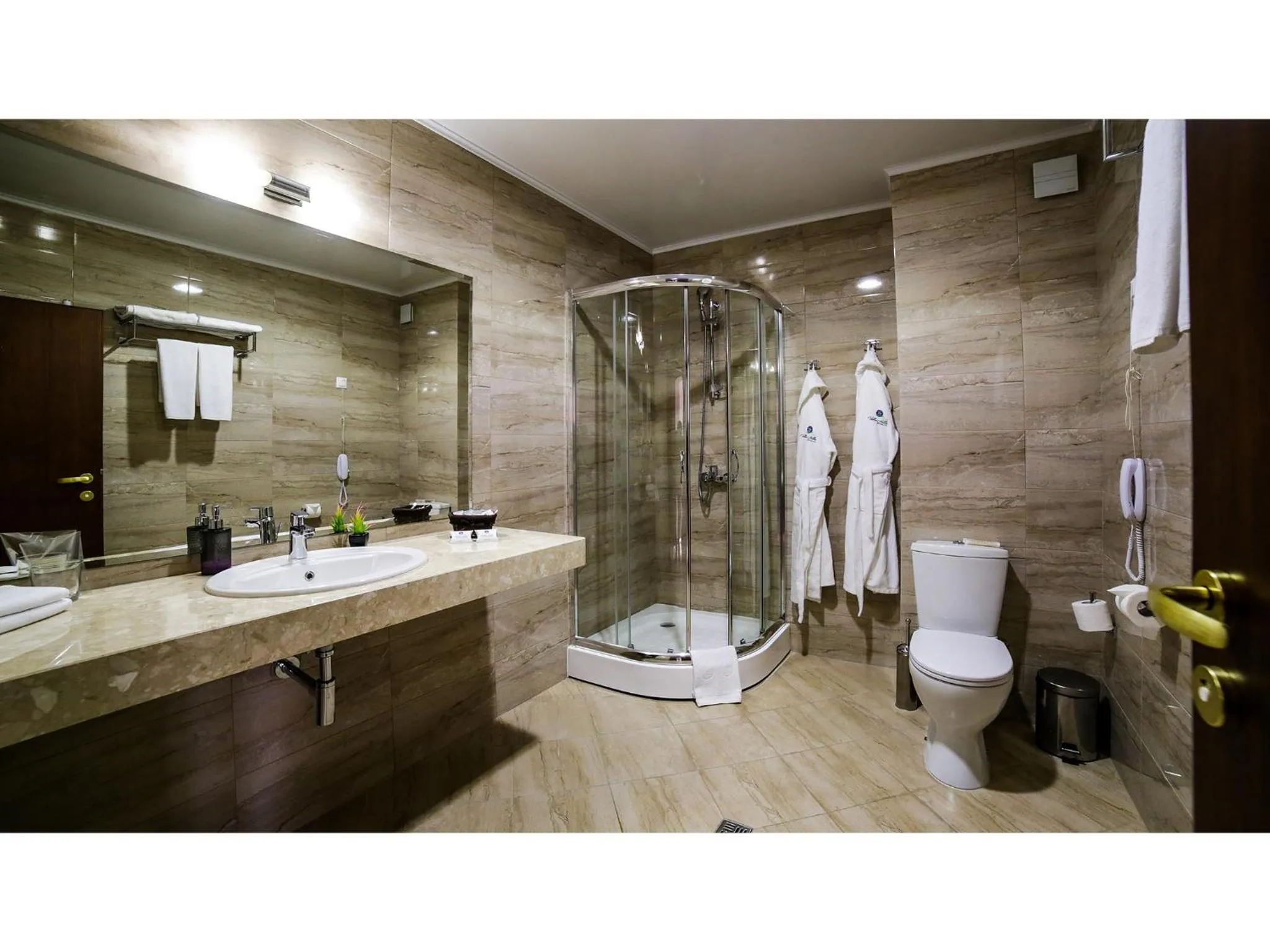 Shower in Park Hotel and SPA Vella Hills