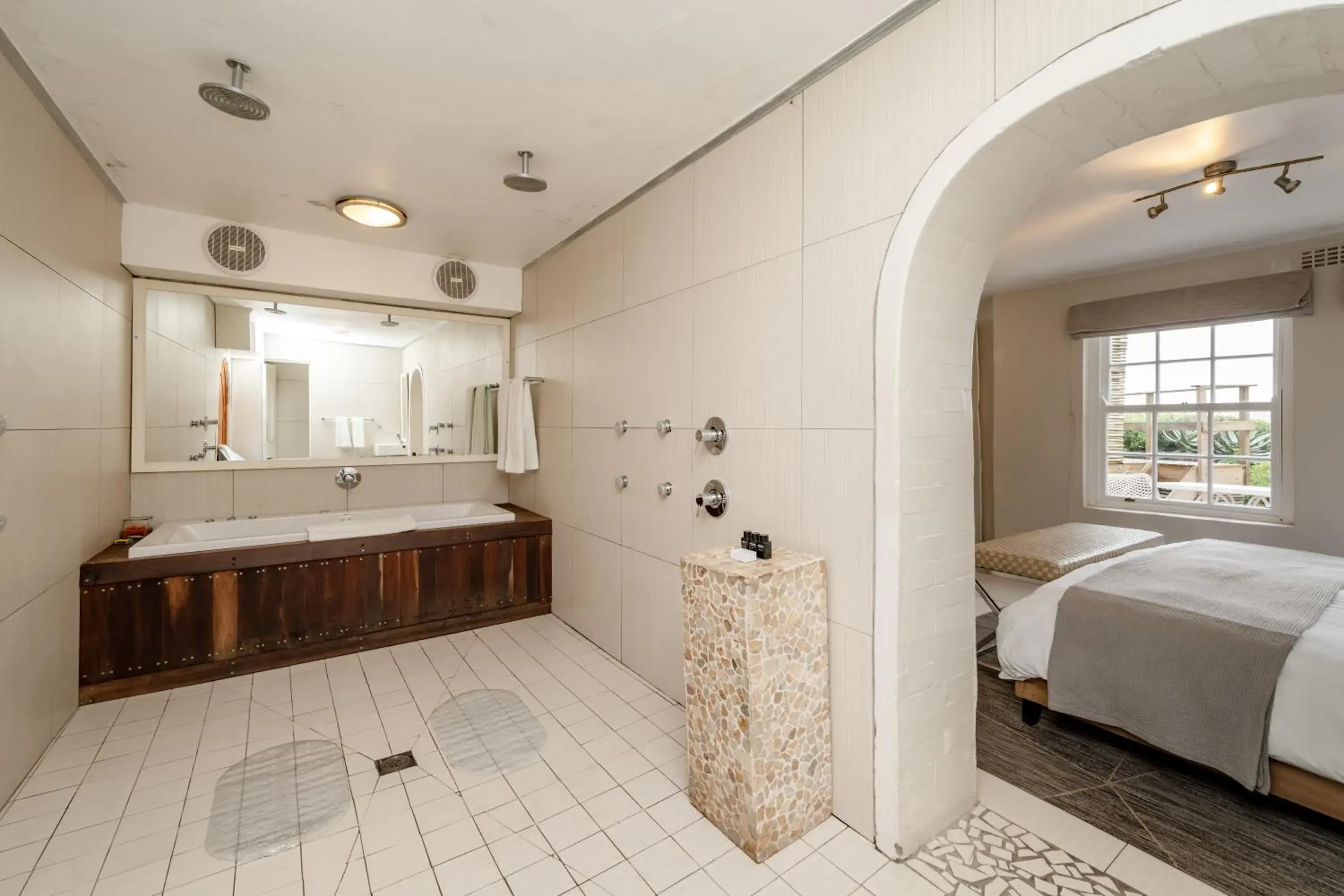 Romantic Room with Wood Fired Hot Tub in The Farmhouse Hotel Romantic Room with Wood Fired Hot Tub in The Farmhouse Hotel