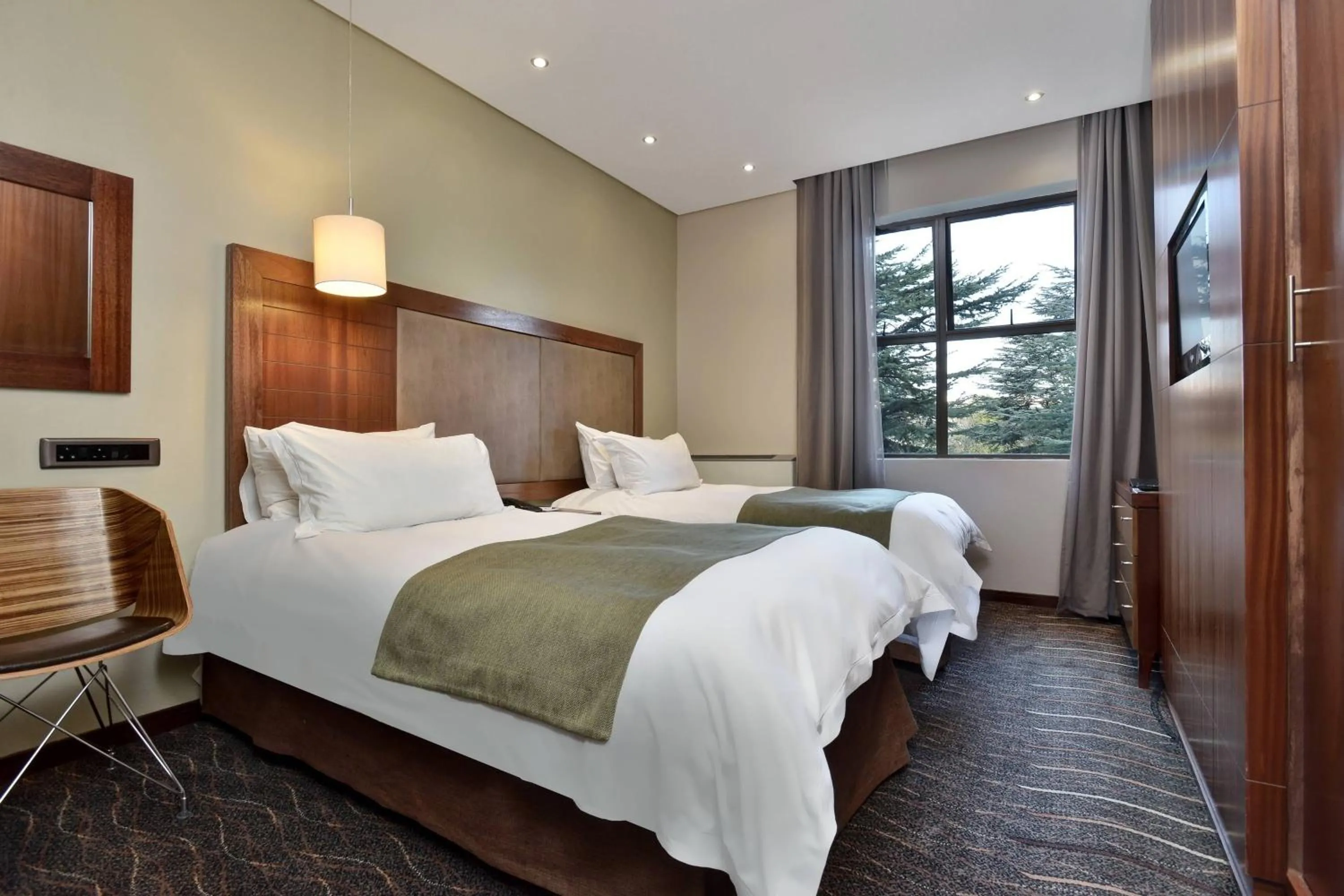 Photo of the whole room, Bed in Protea Hotel by Marriott Clarens