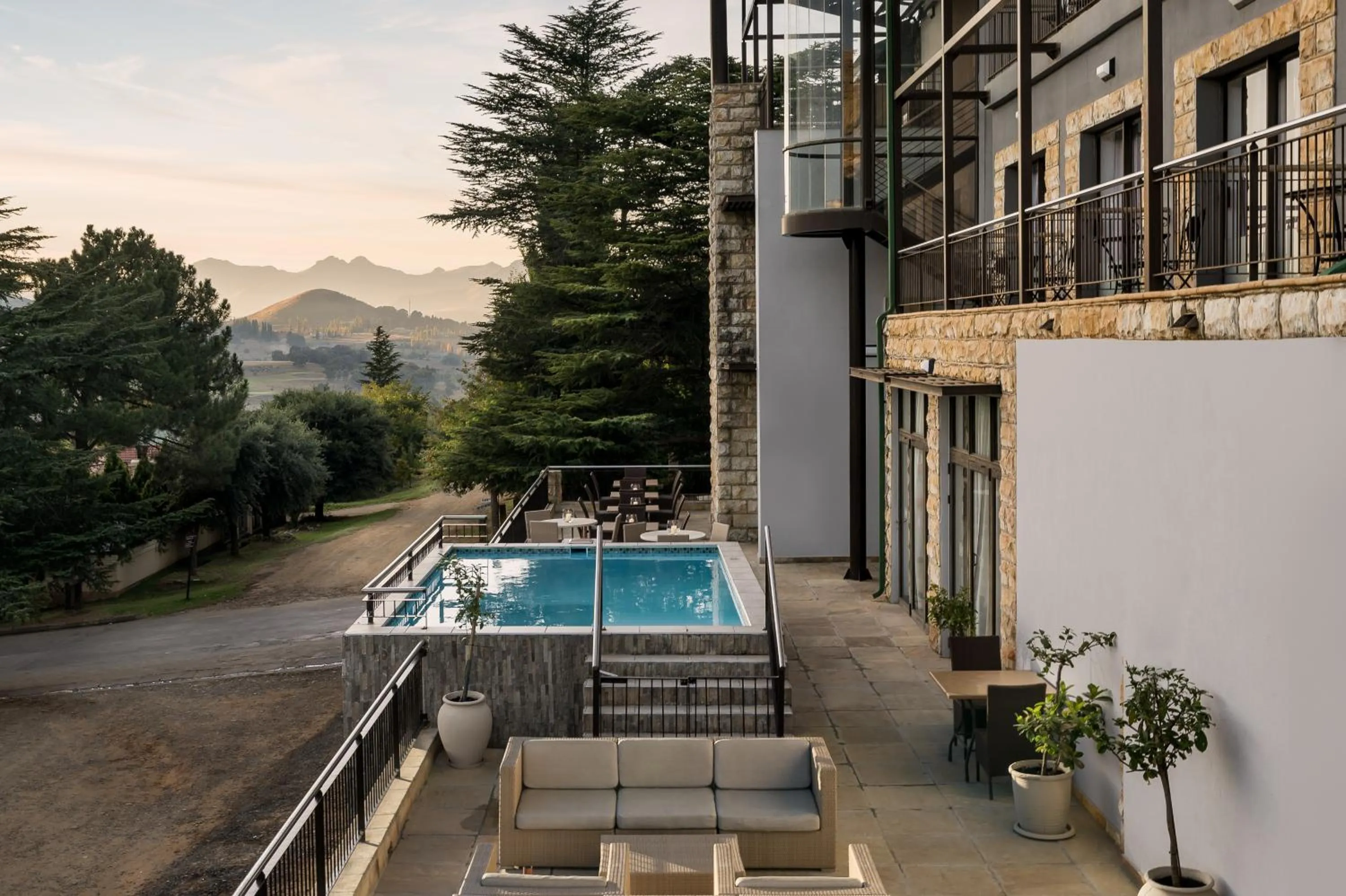 Food and drinks in Protea Hotel by Marriott Clarens