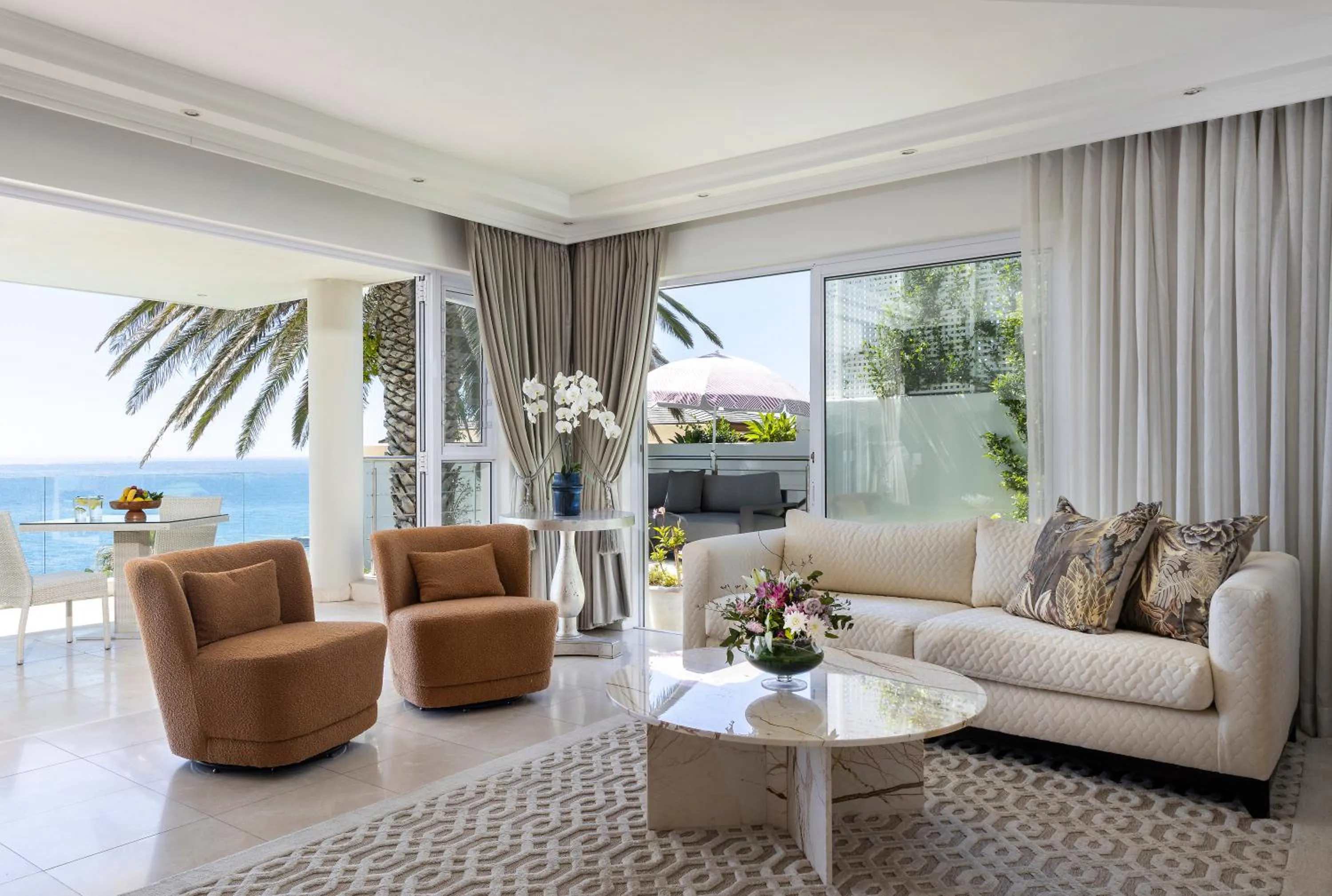 The Clarendon - Bantry Bay