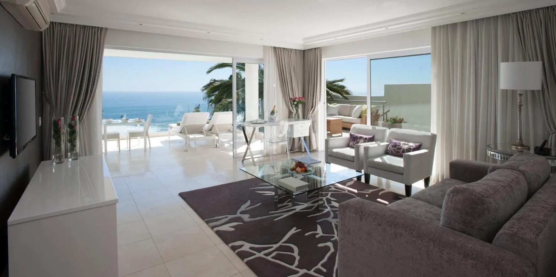 Clarendon Suite in The Clarendon - Bantry Bay