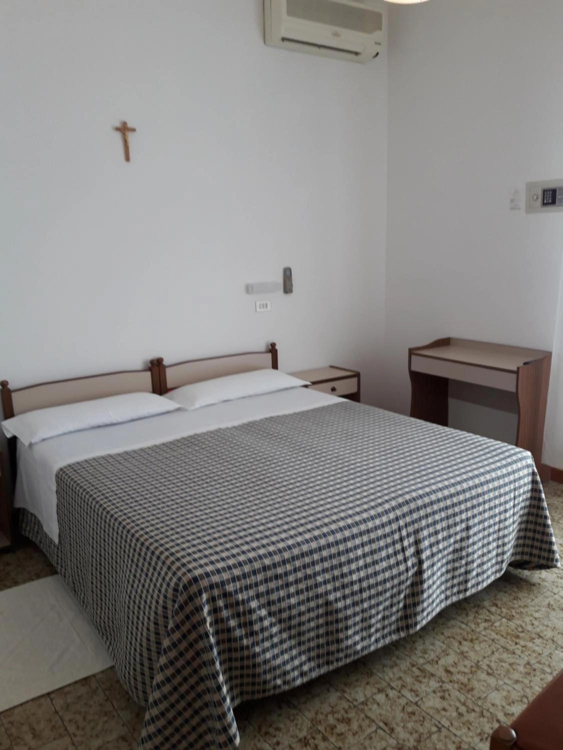 Bedroom, Bed in Hotel Lem-Casadei