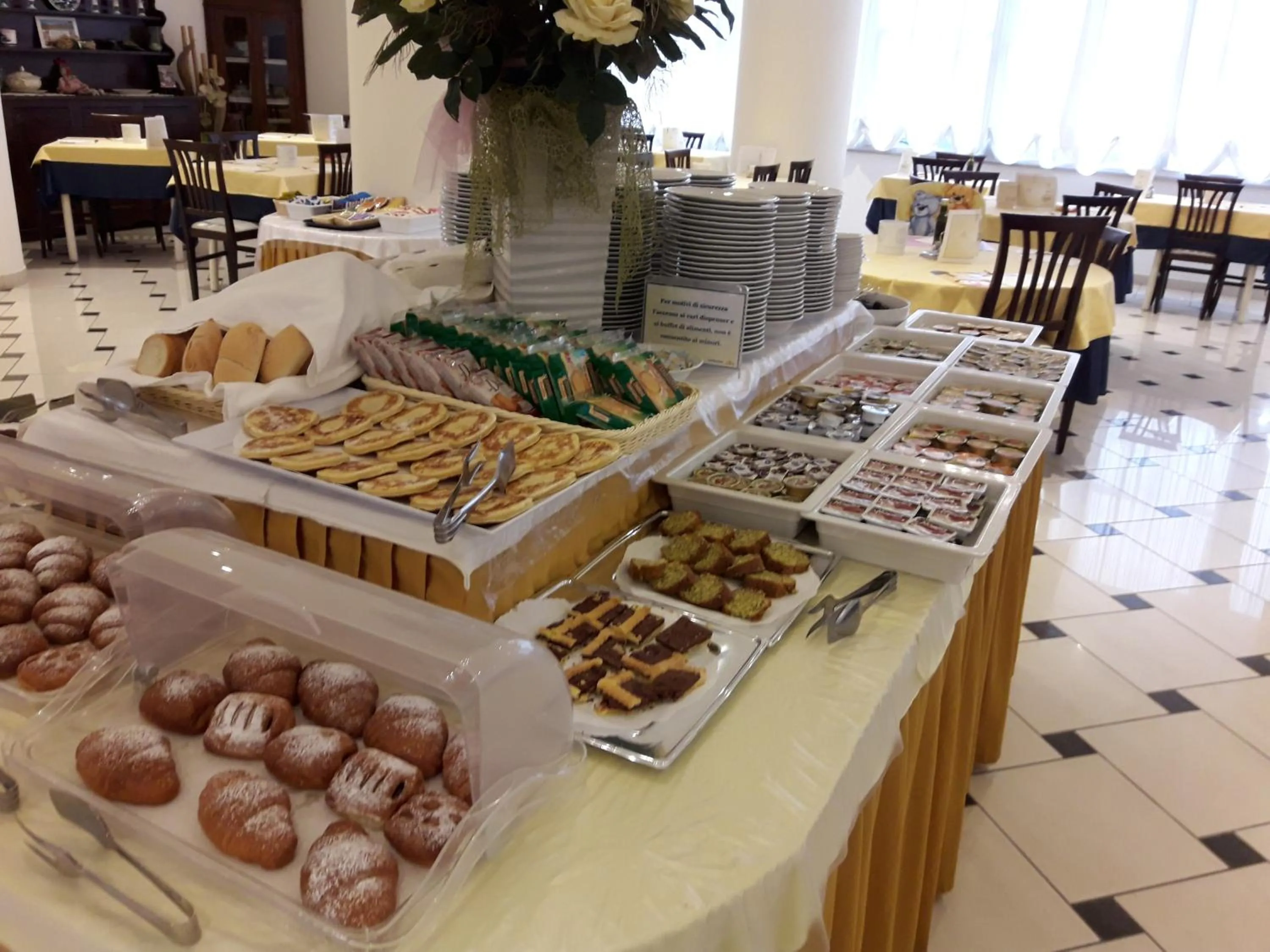 Buffet breakfast in Hotel Lem-Casadei