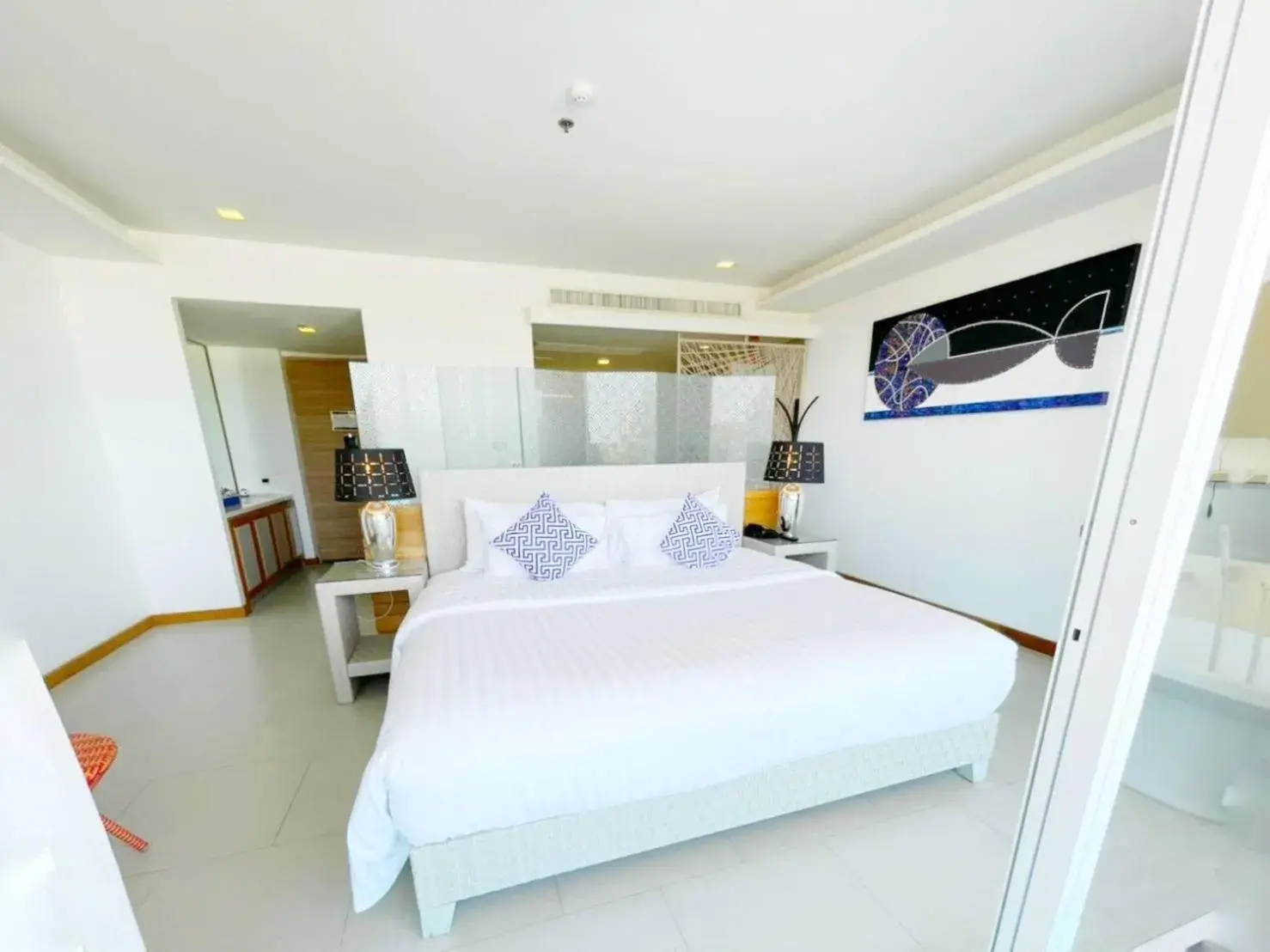 Junior Suite with Pool View in Beach Walk Boutique Resort Junior Suite with Pool View in Beach Walk Boutique Resort