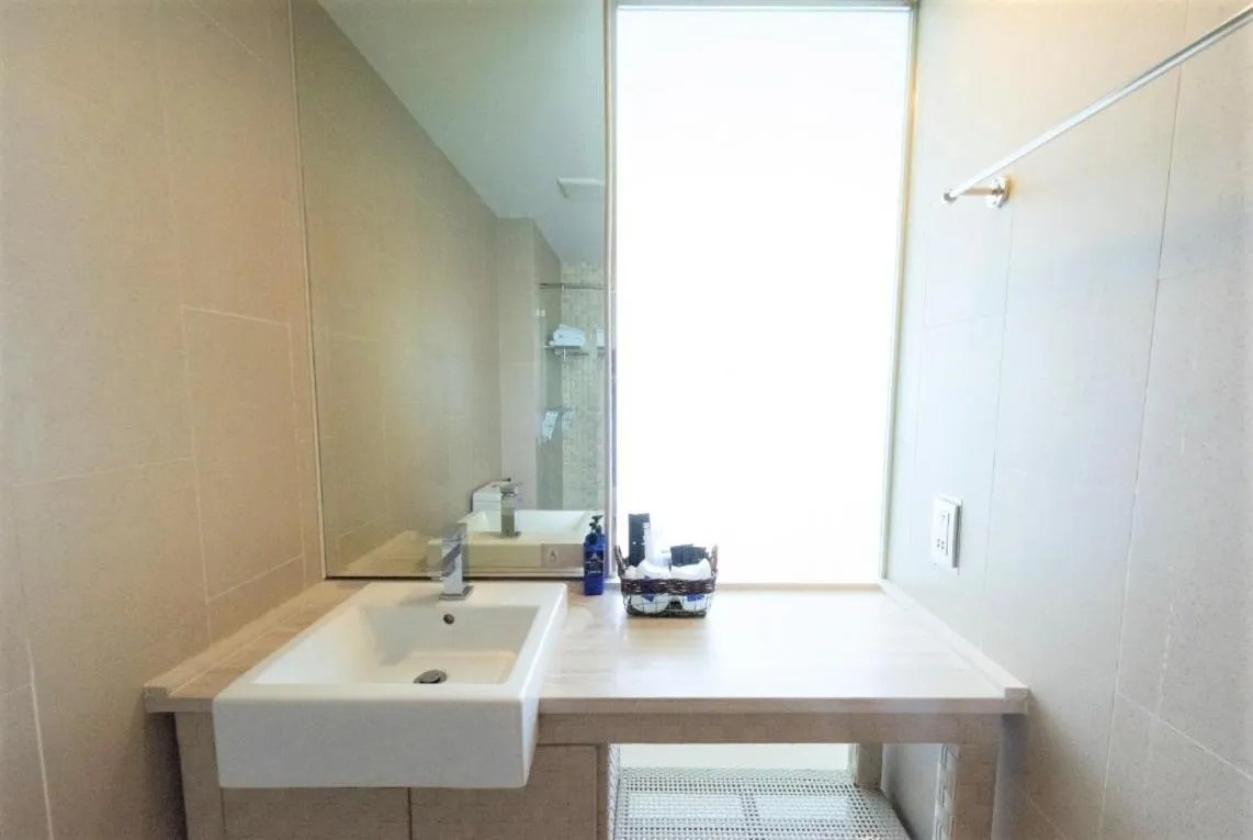 Bathroom in Beach Walk Boutique Resort