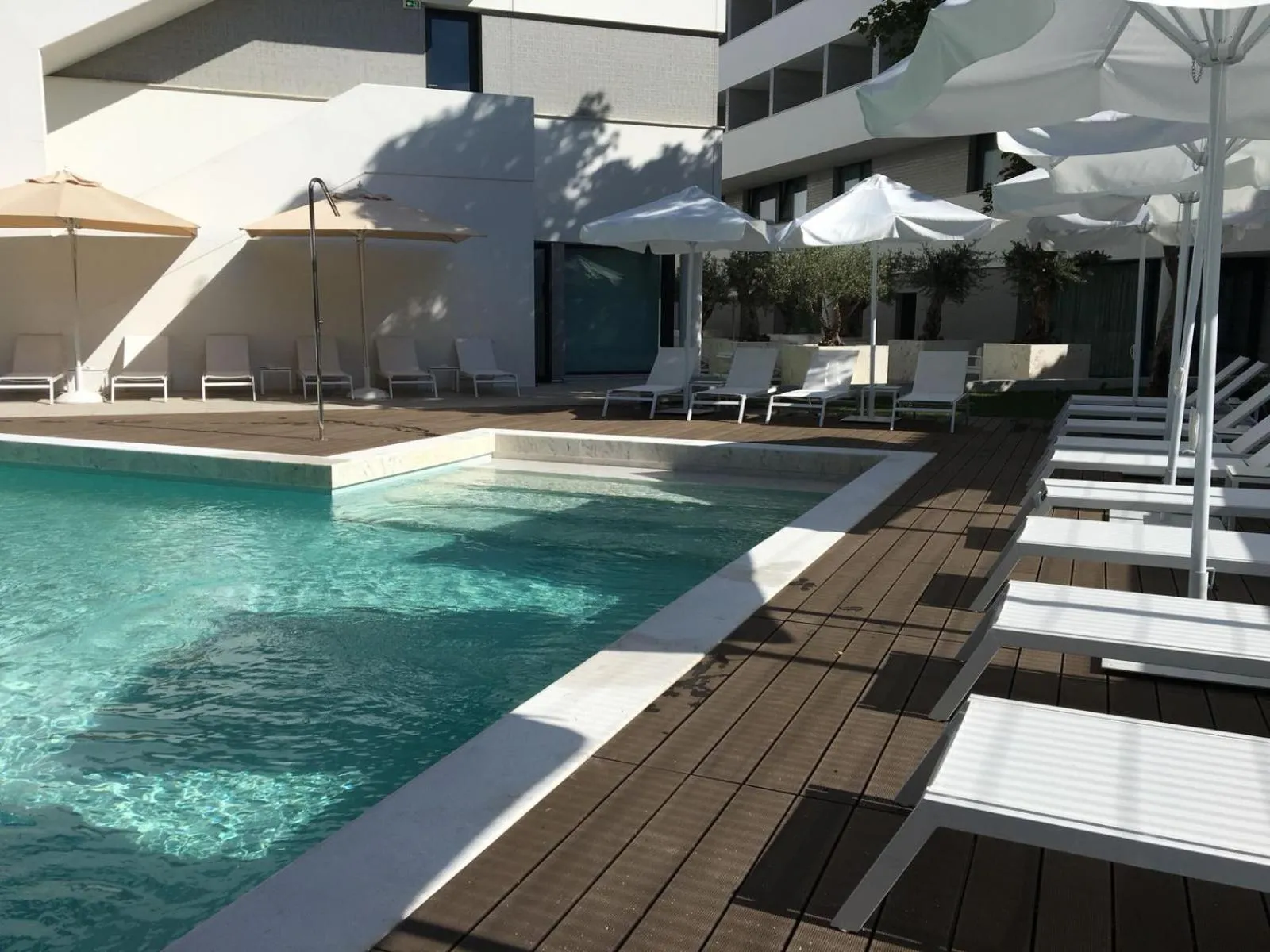 Swimming pool in Evora Olive Hotel