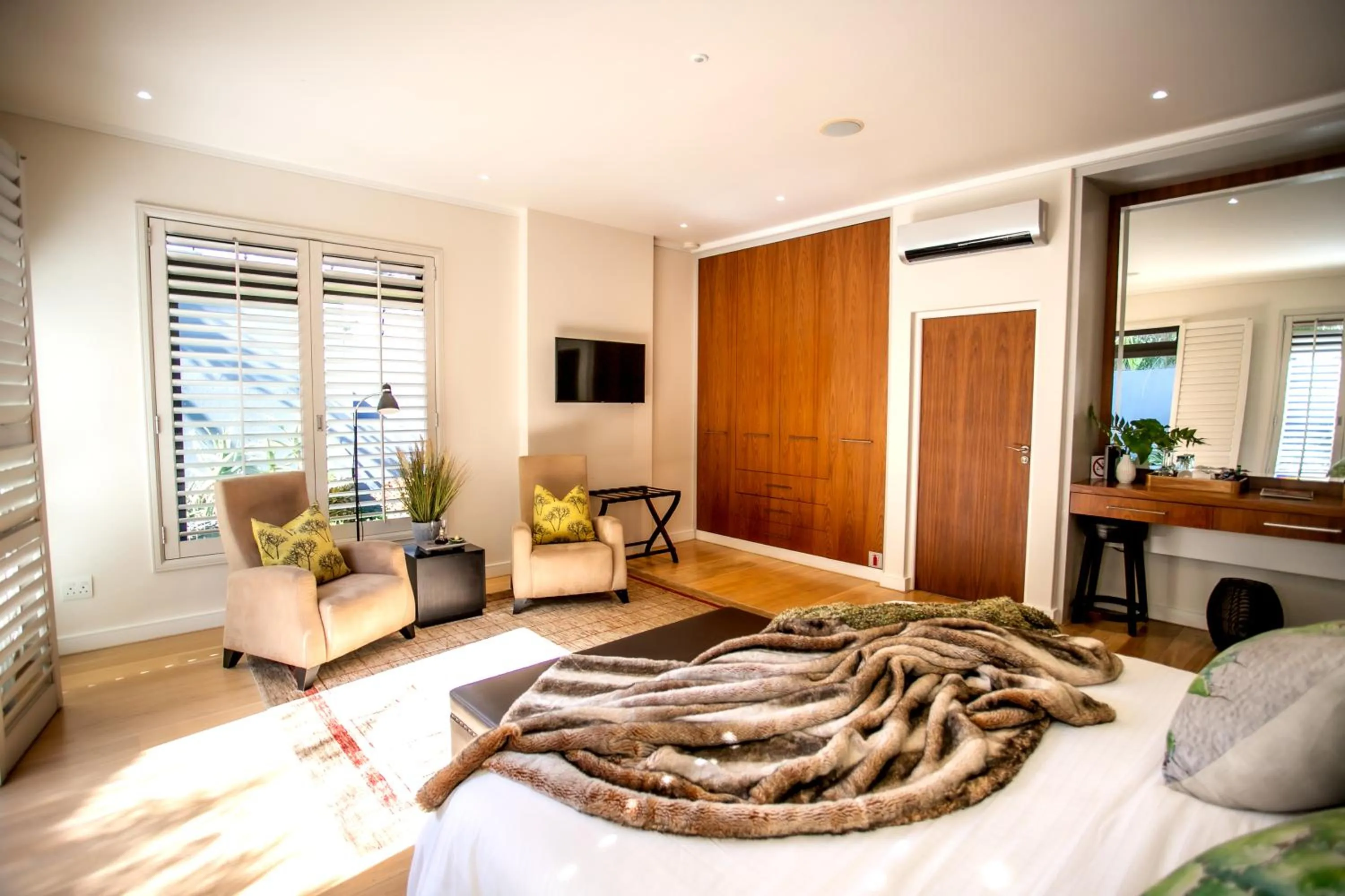 Photo of the whole room in Selkirk House