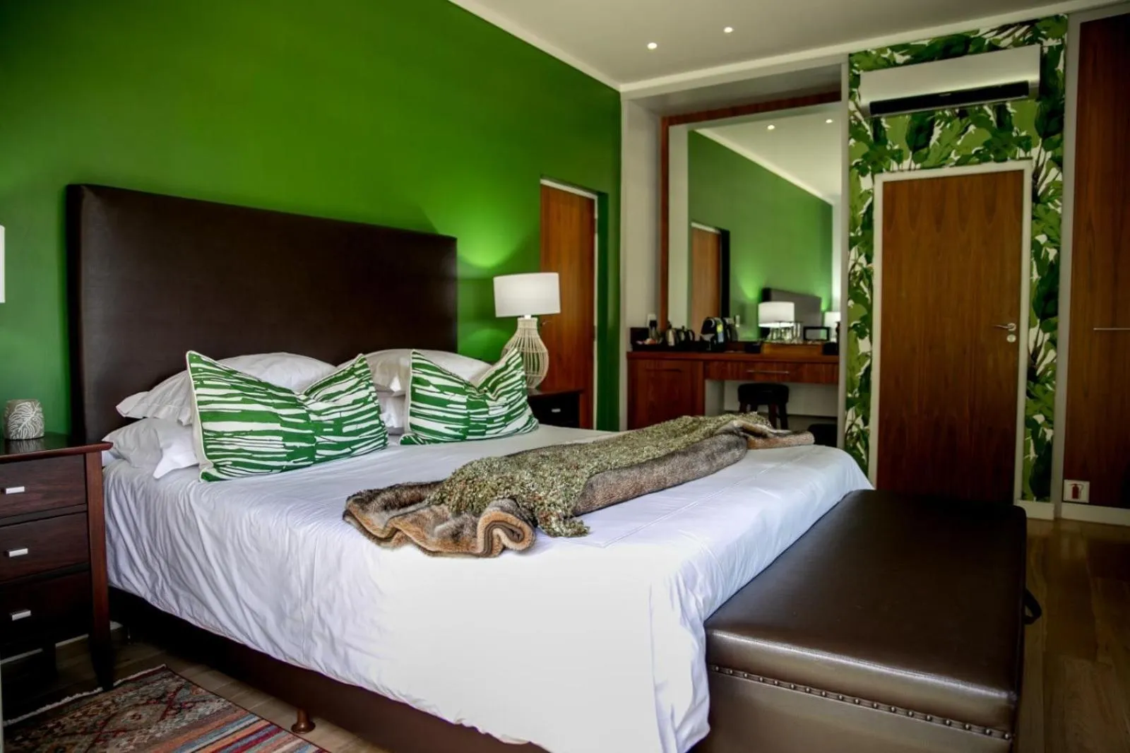 Bedroom, Bed in Selkirk House