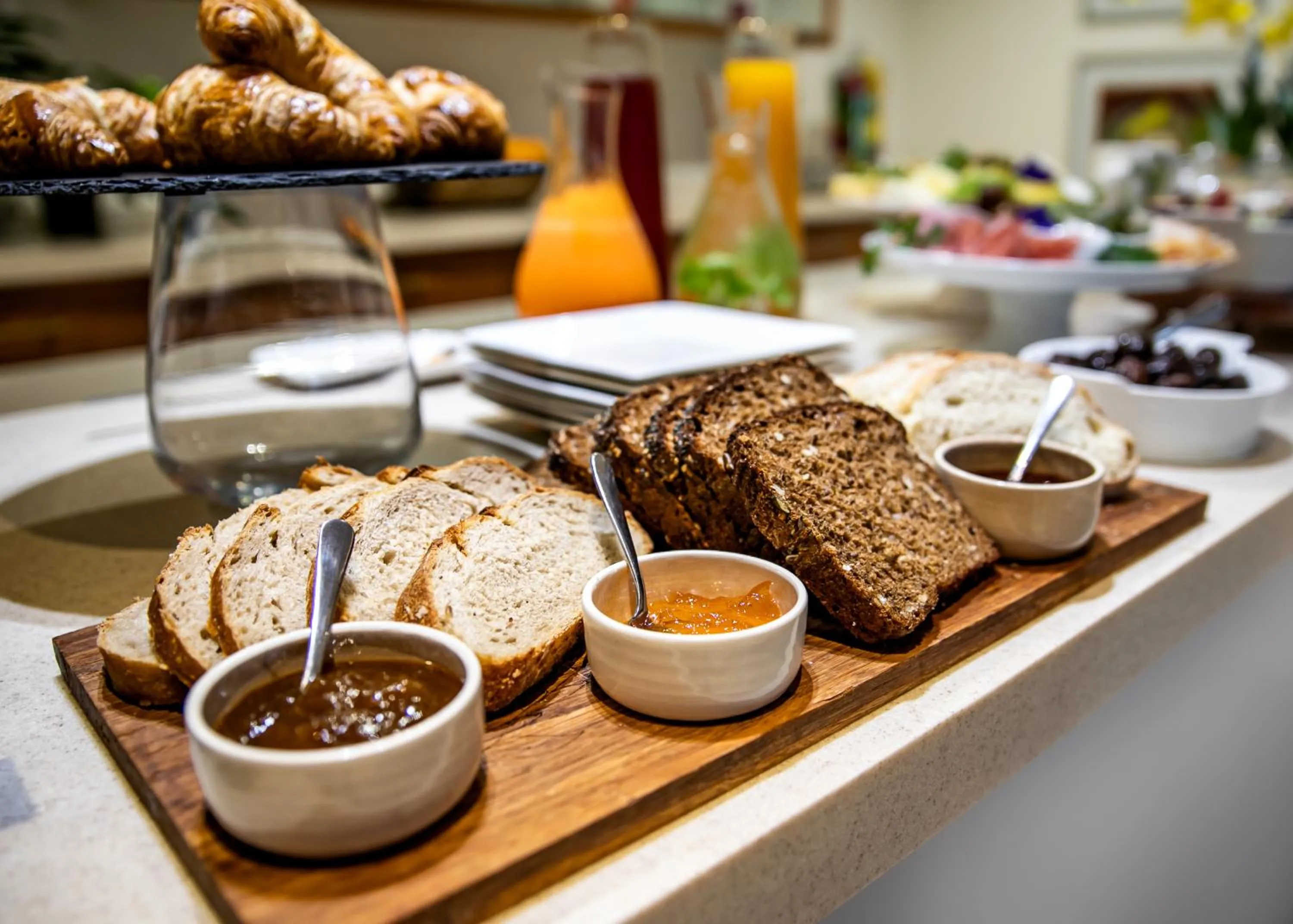Buffet breakfast in Selkirk House