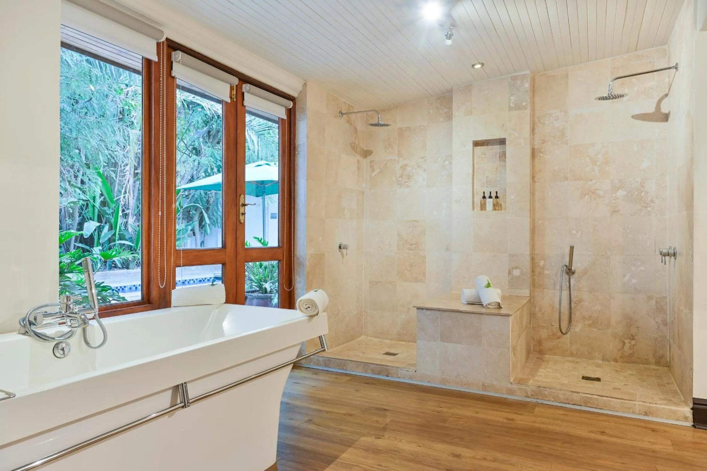 Shower in Woodall Country House and Spa