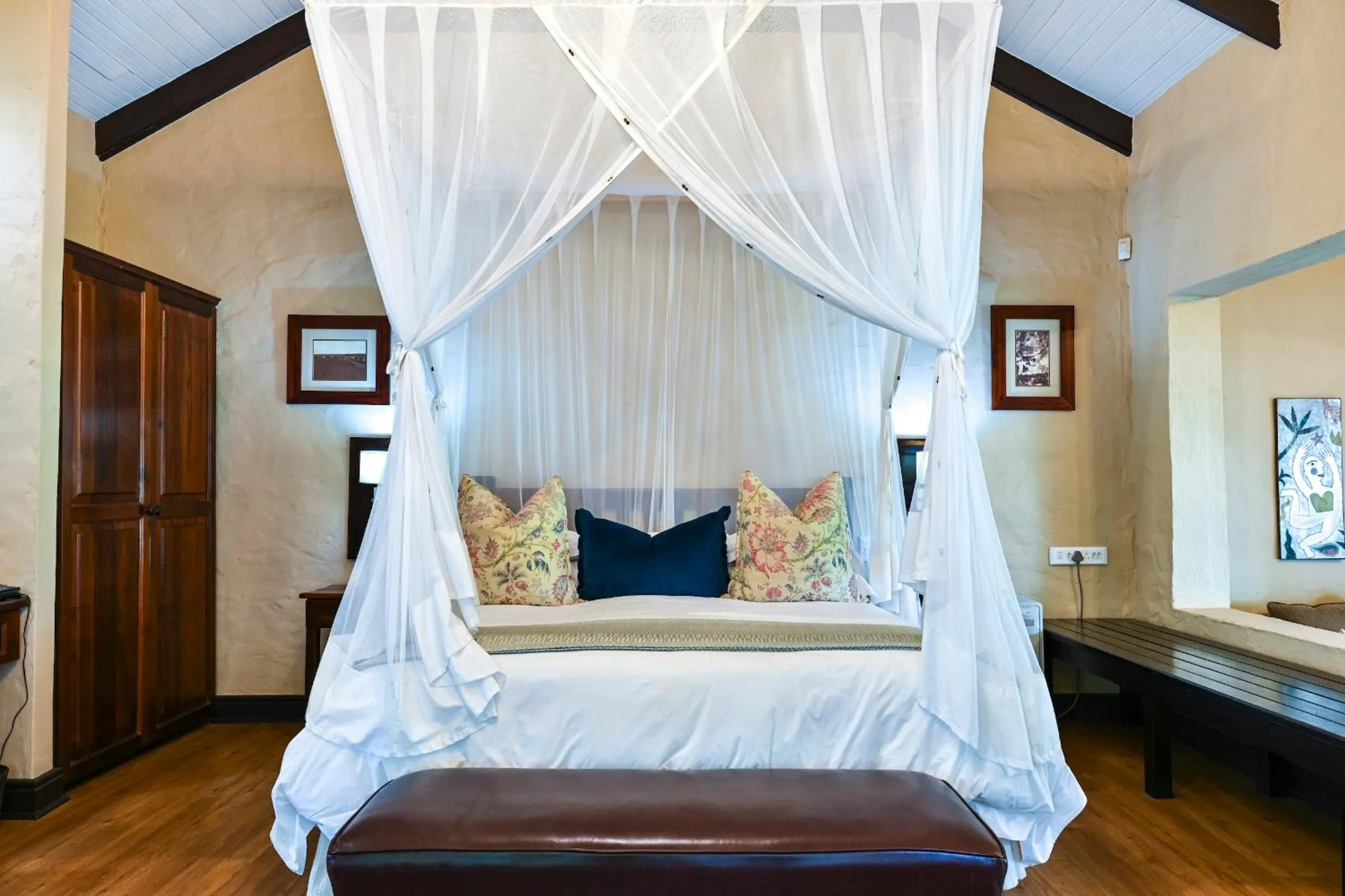 Bed in Woodall Country House and Spa