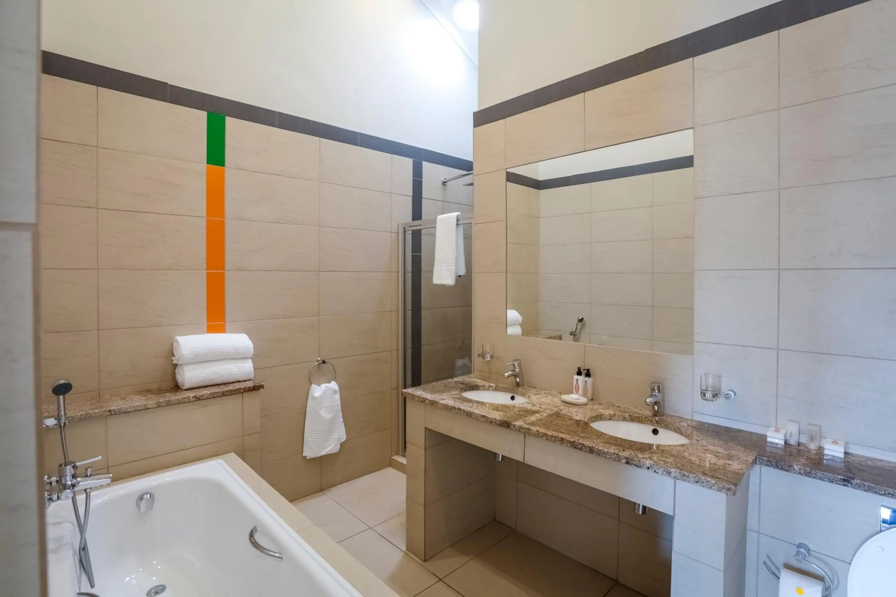 Bathroom in Orange Inn Knysna