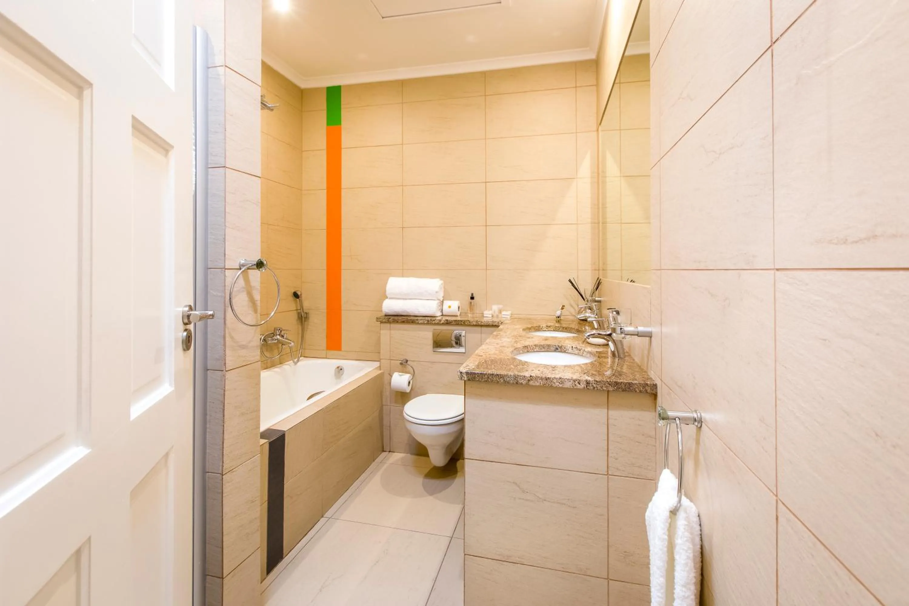 Bathroom in Orange Inn Knysna