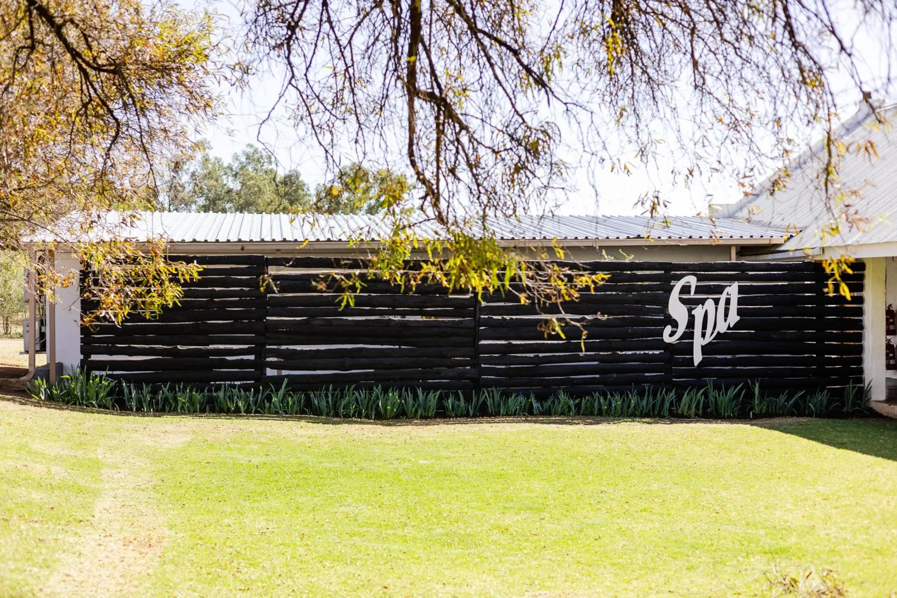 Spring in Mont d'Or Monte Bello Estate