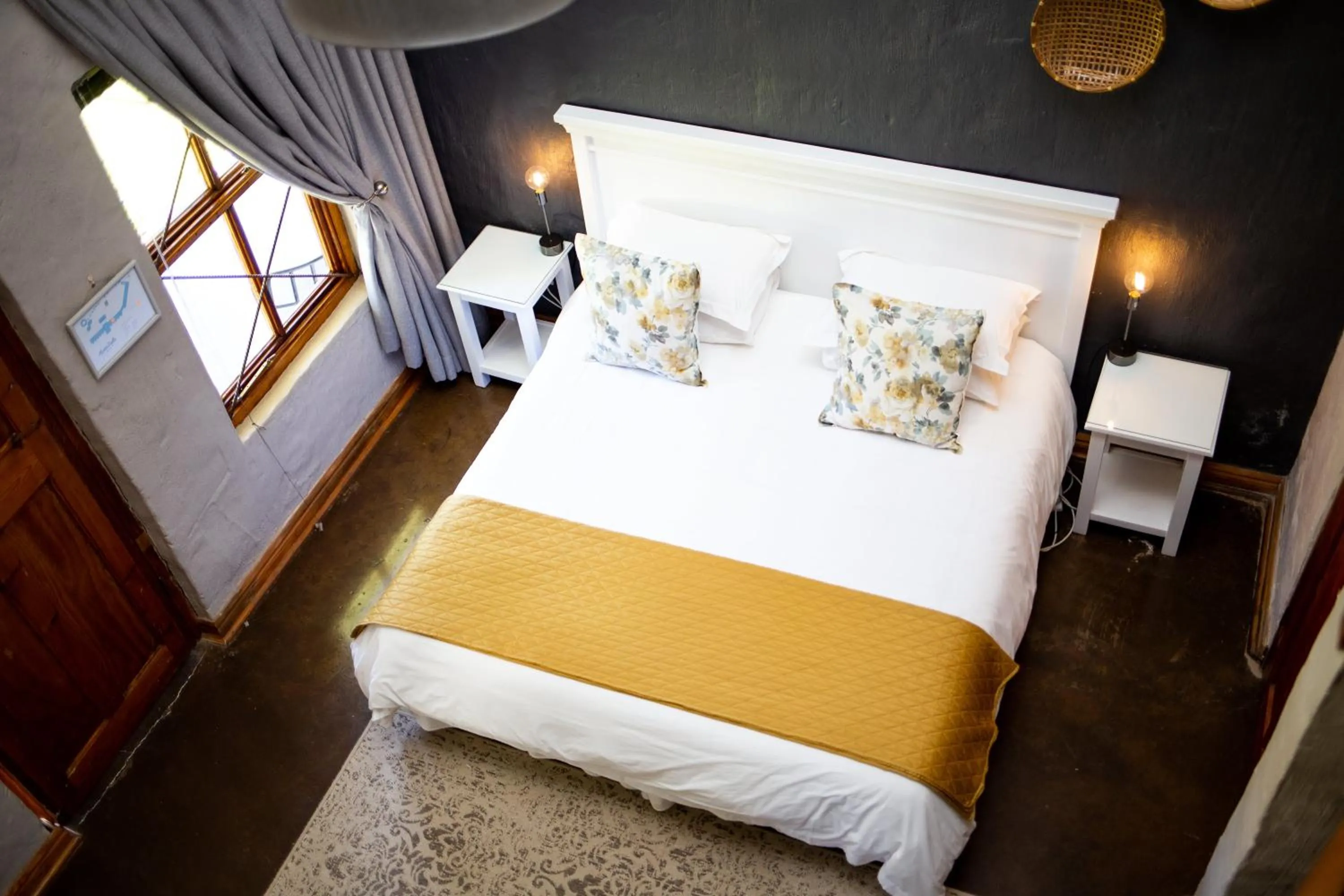 Bed in Mont d'Or Monte Bello Estate