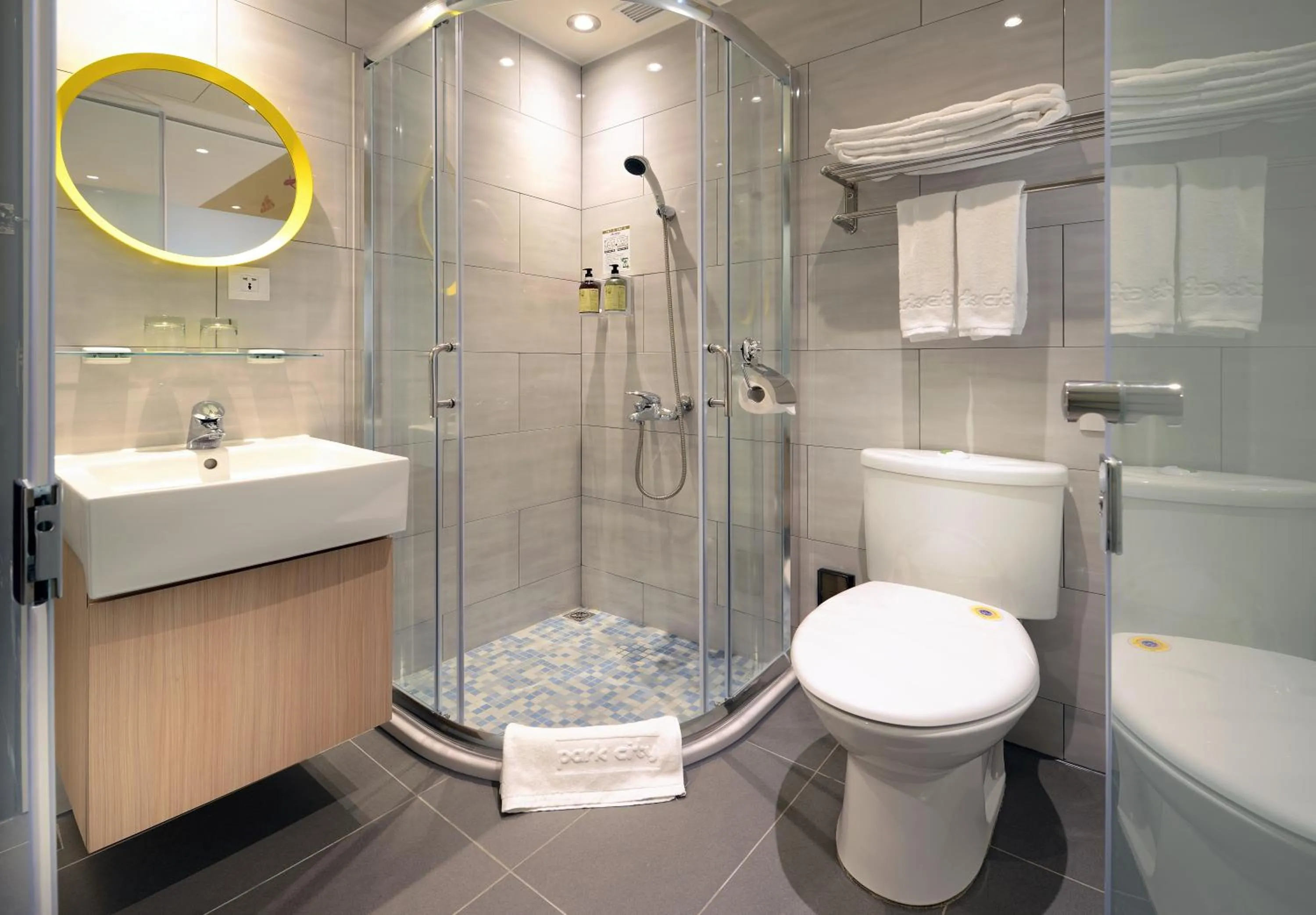 Bathroom in Park City Inn & Hostel