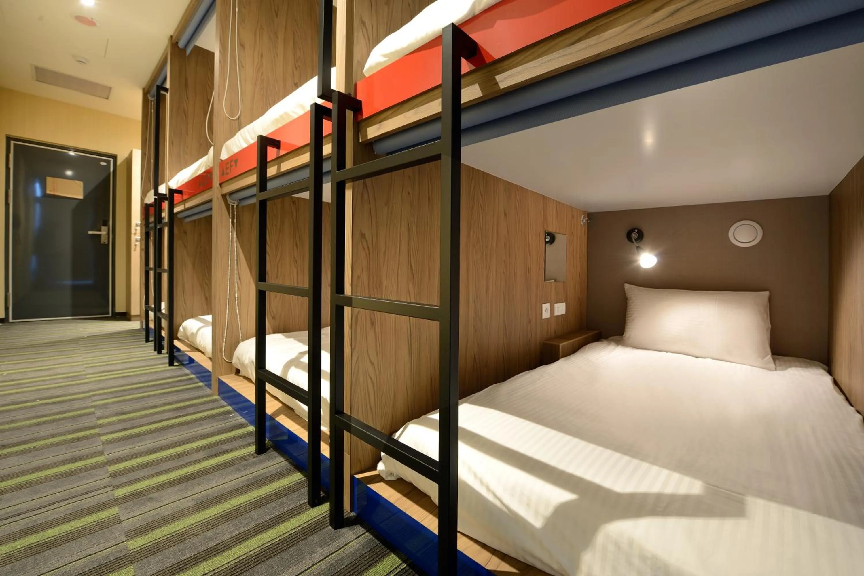 bunk bed, Bed in Park City Inn & Hostel