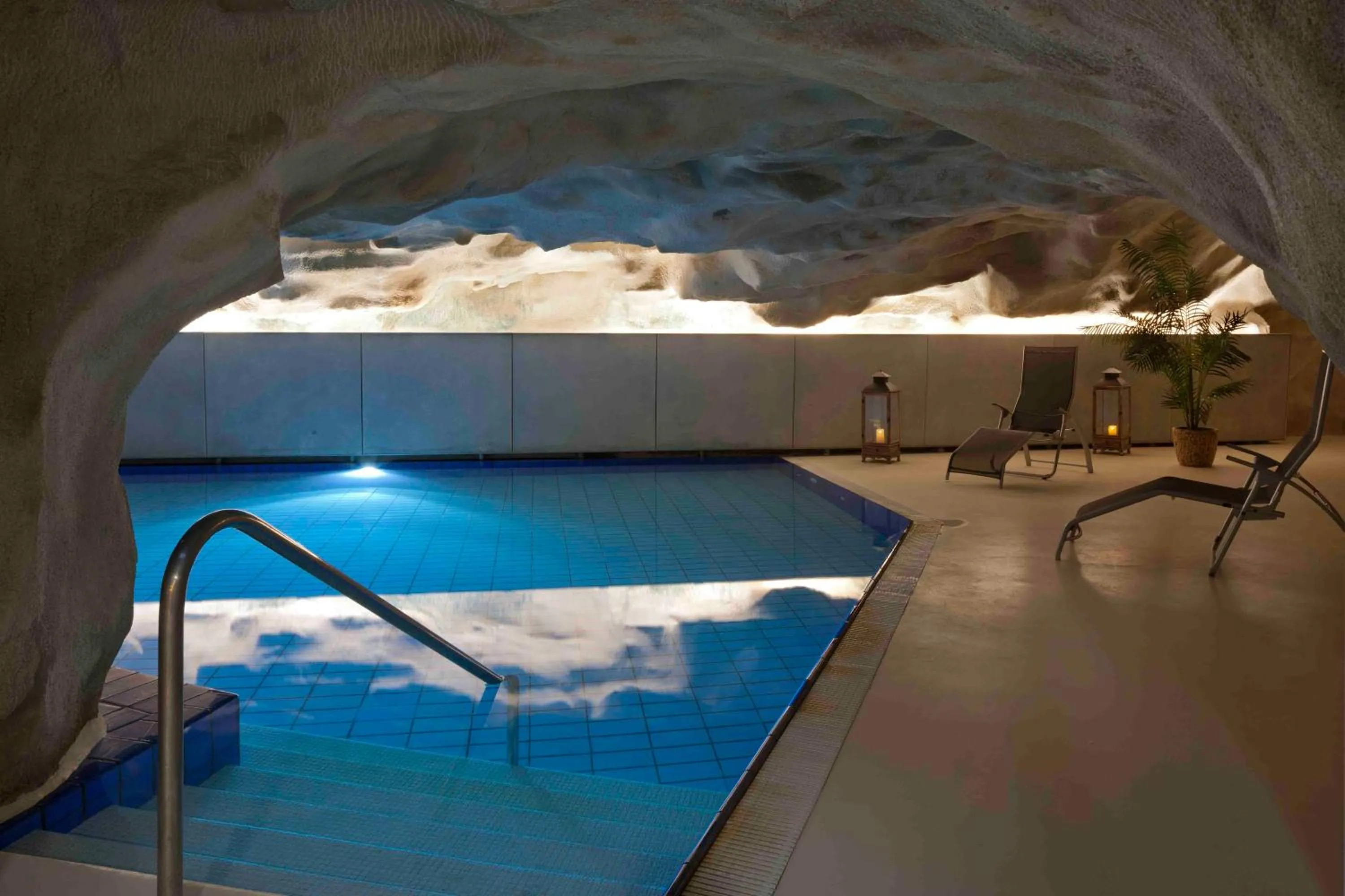 Swimming pool in Römerhof - Hotel with Self Check-in