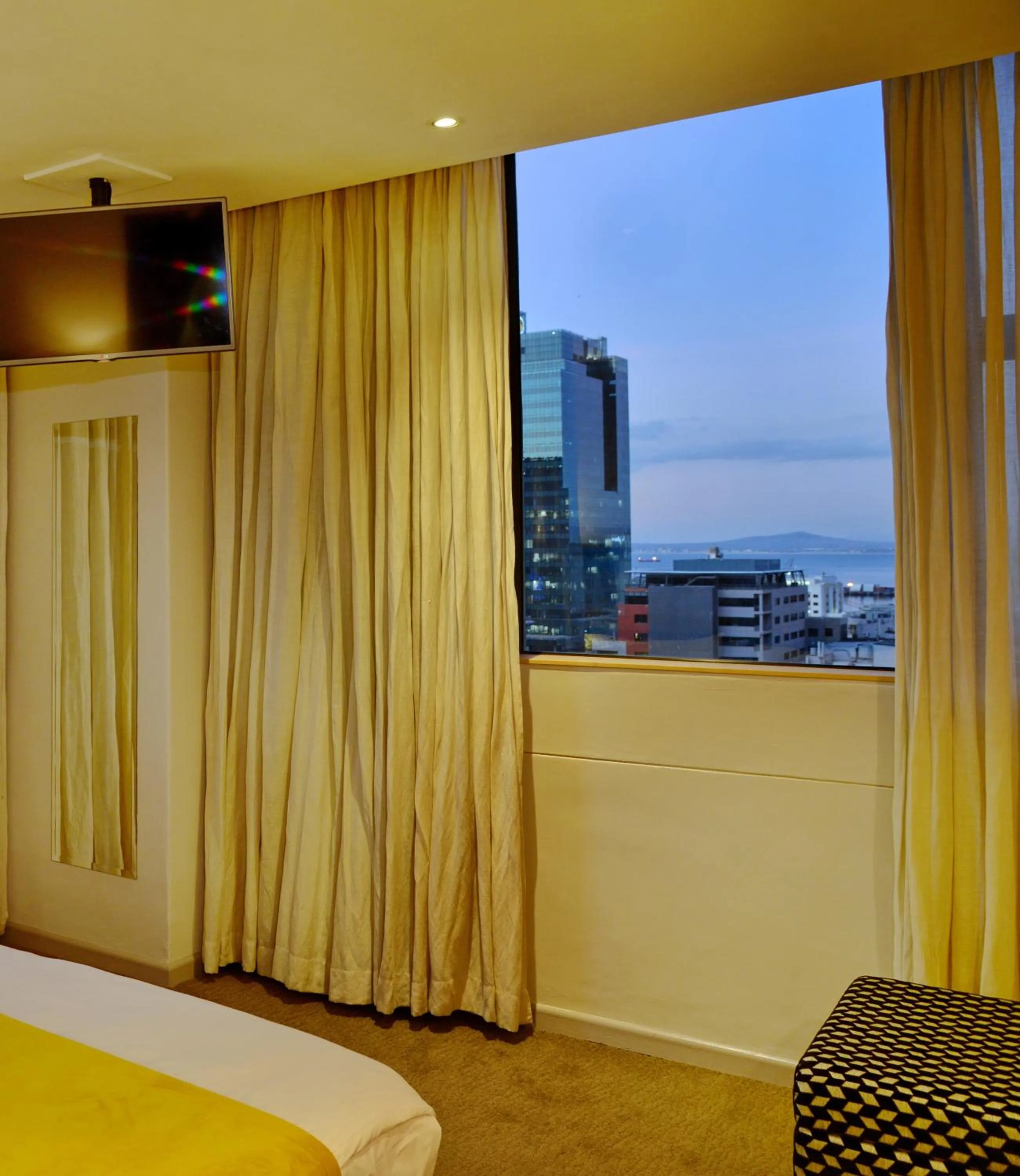 TV and multimedia, Bed in Cresta Grande Cape Town