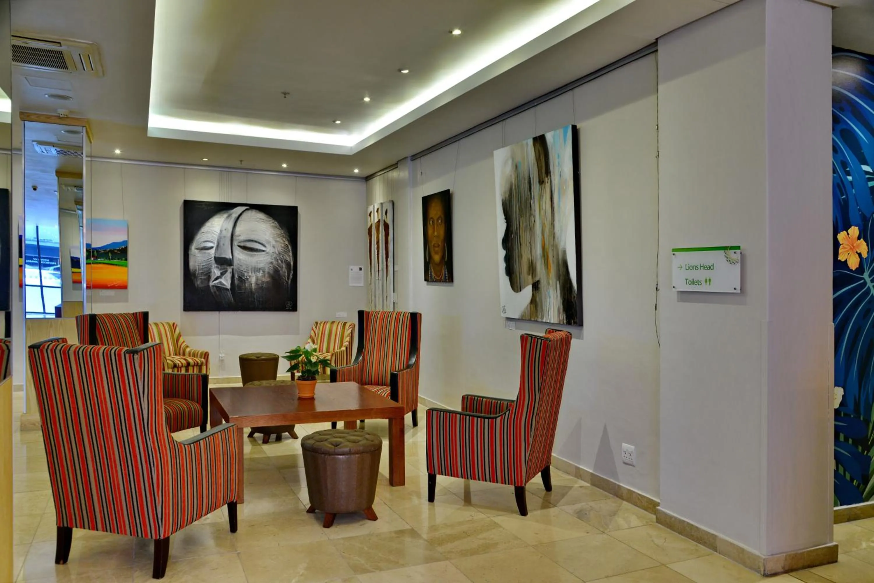 Seating area in Cresta Grande Cape Town