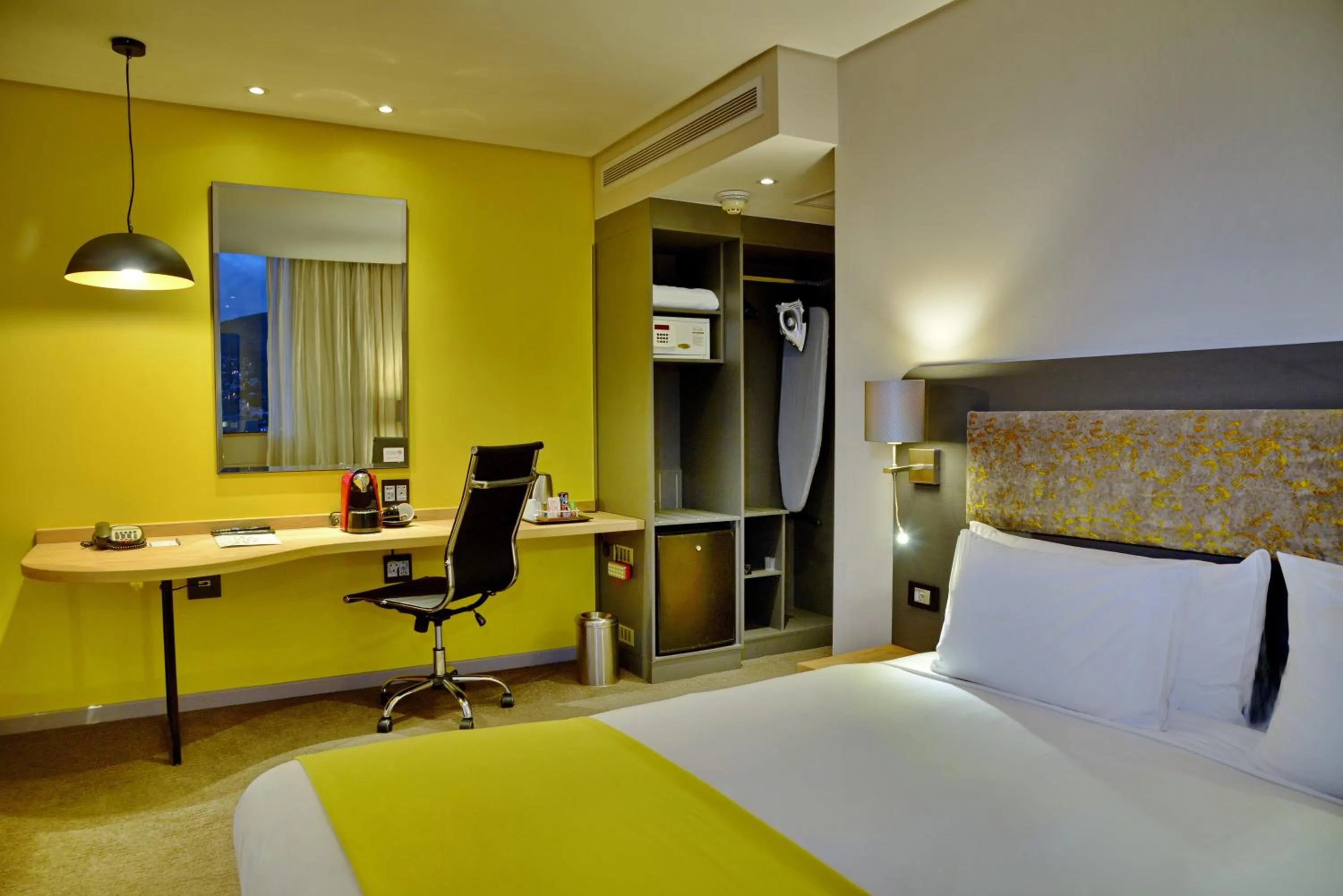 TV and multimedia, Bed in Cresta Grande Cape Town