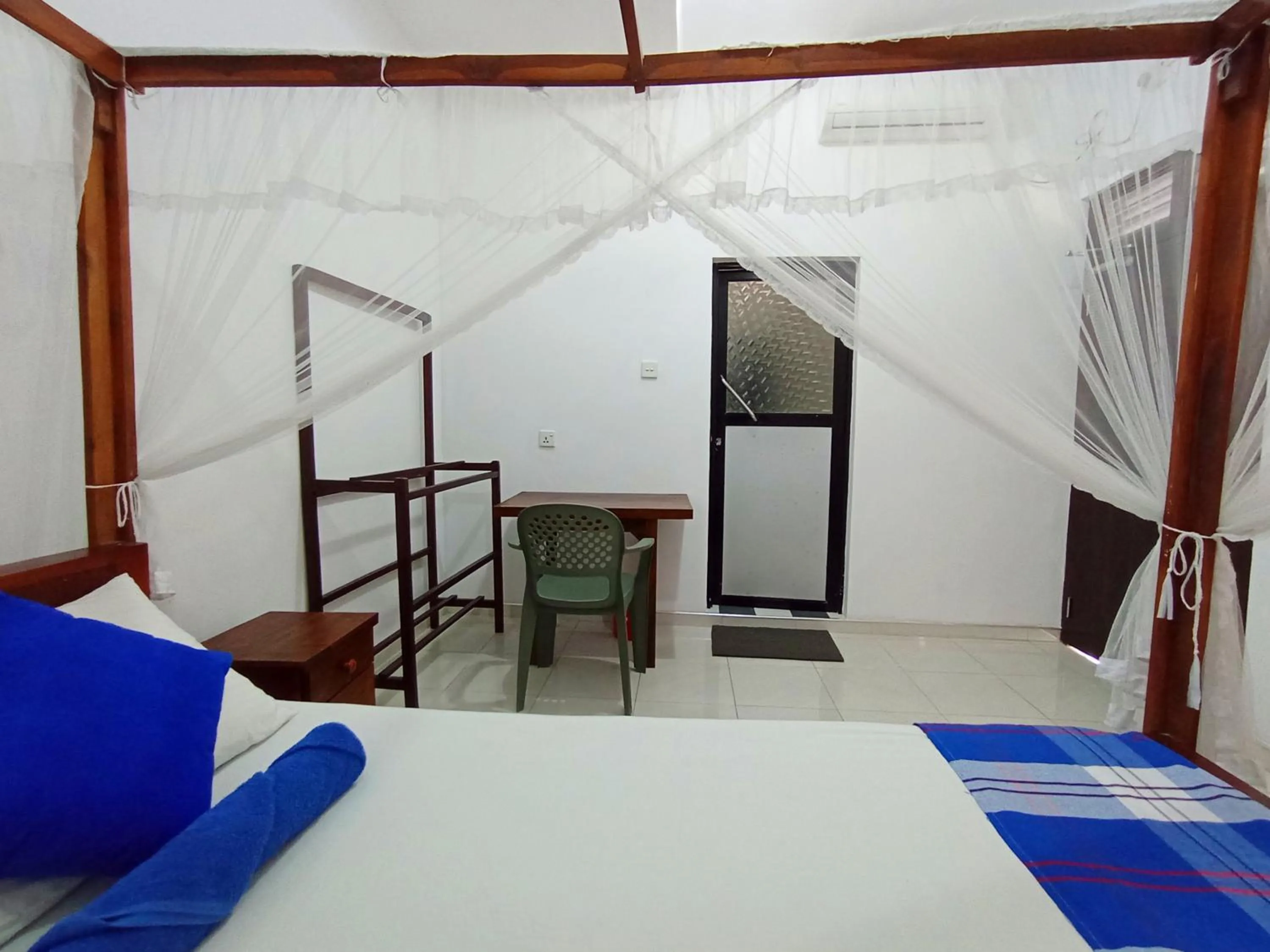 Bed in Allan Guest Mirissa