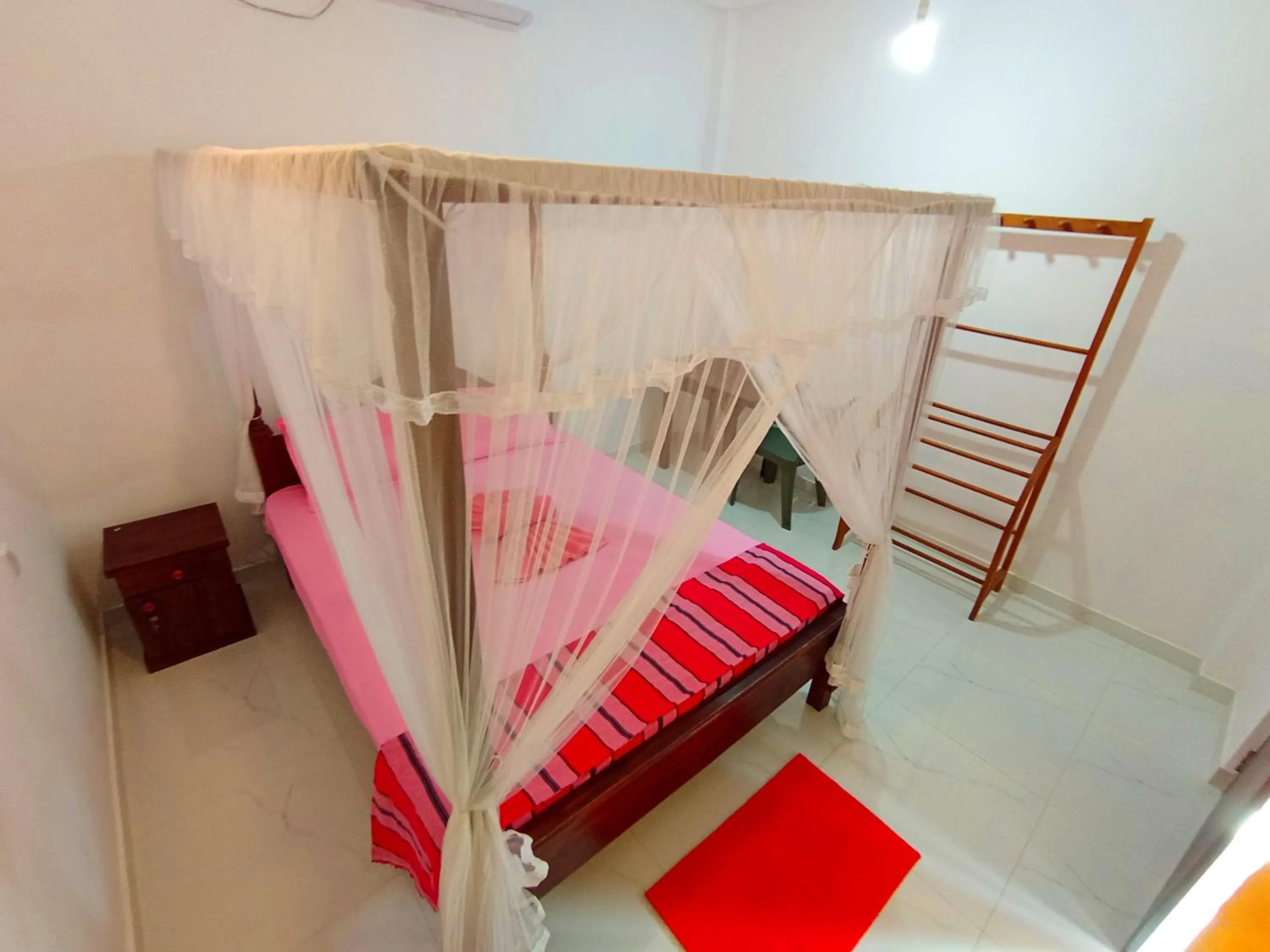 Bed in Allan Guest Mirissa