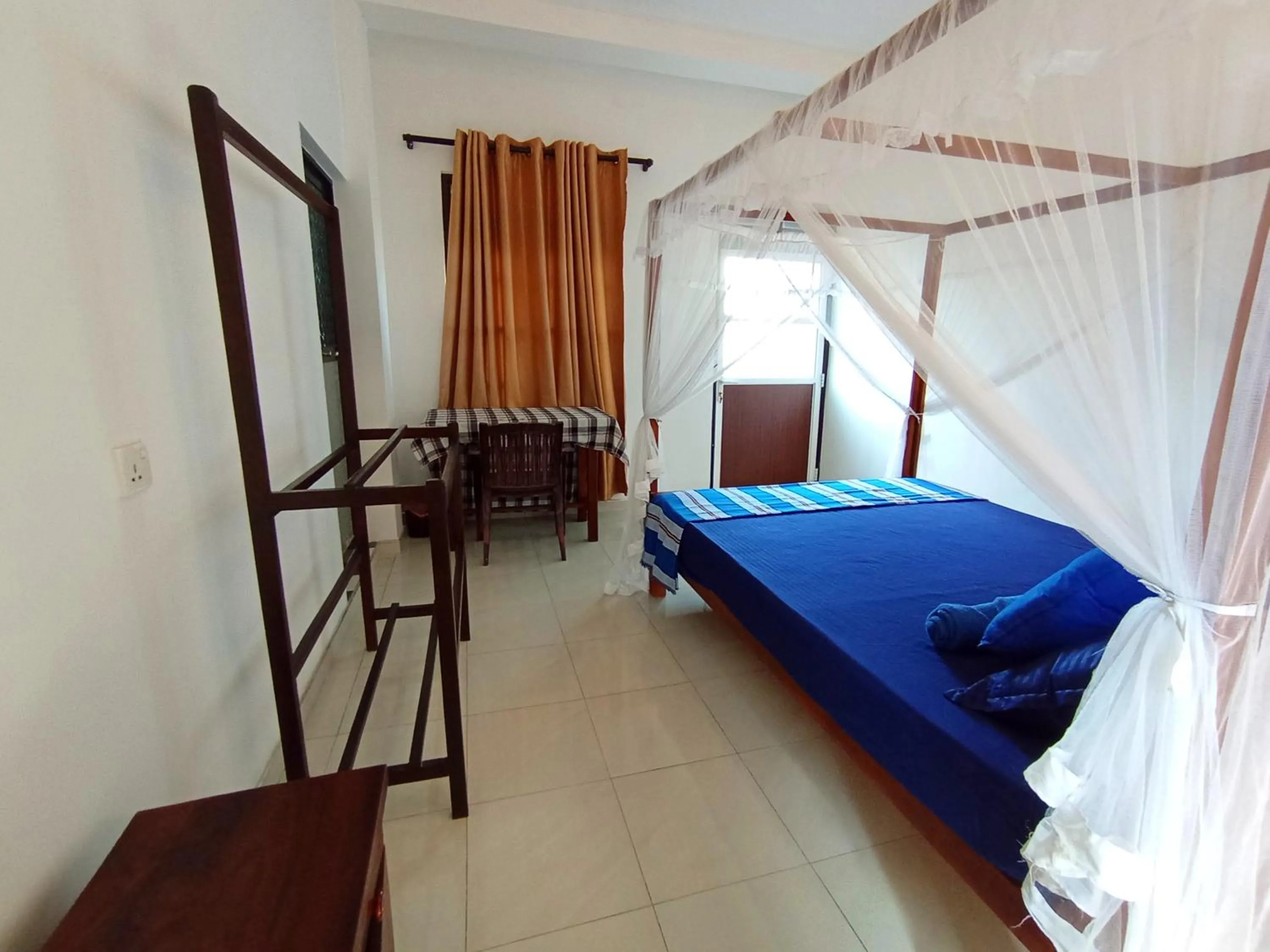 Bed in Allan Guest Mirissa