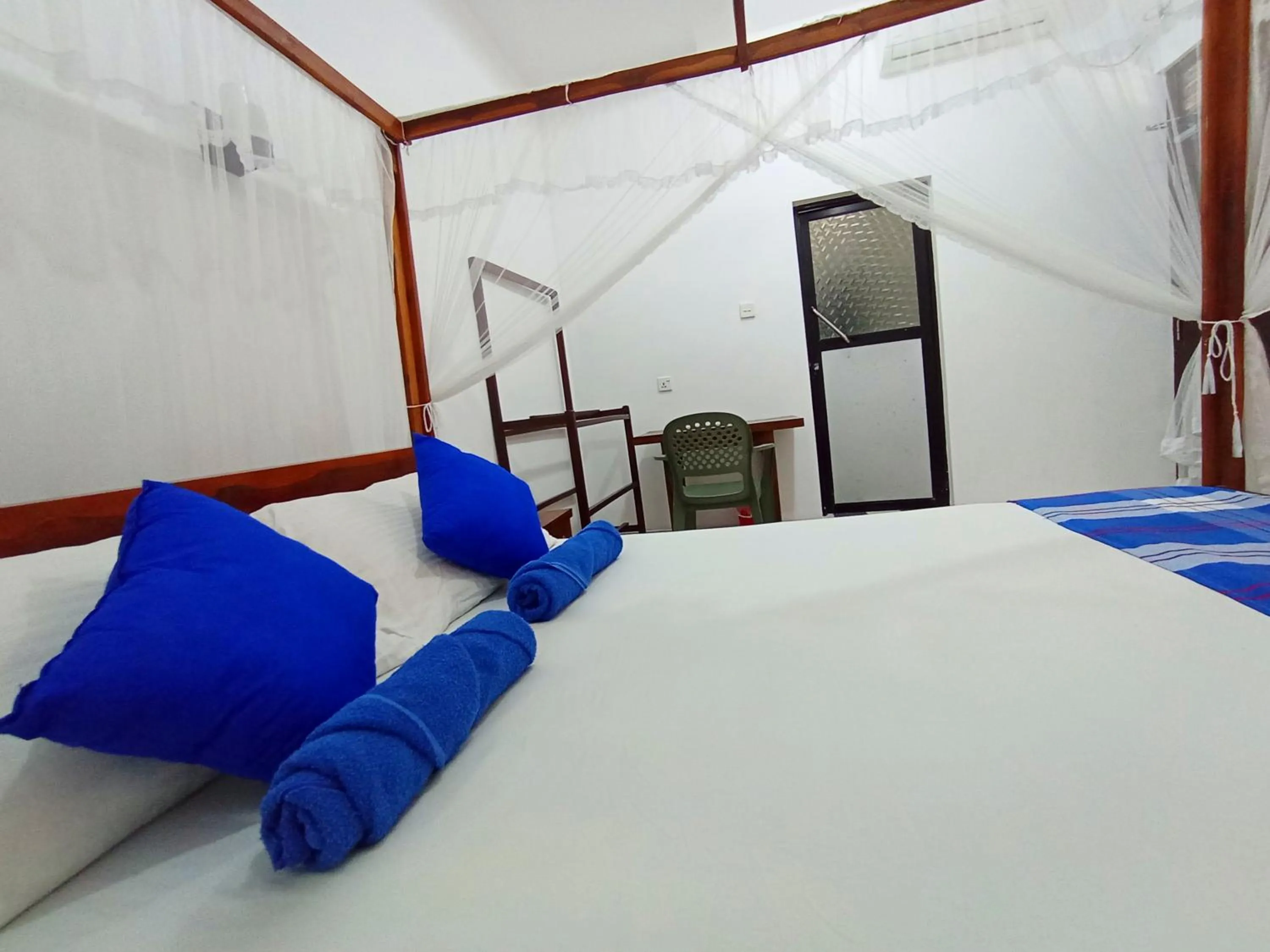 Bed in Allan Guest Mirissa