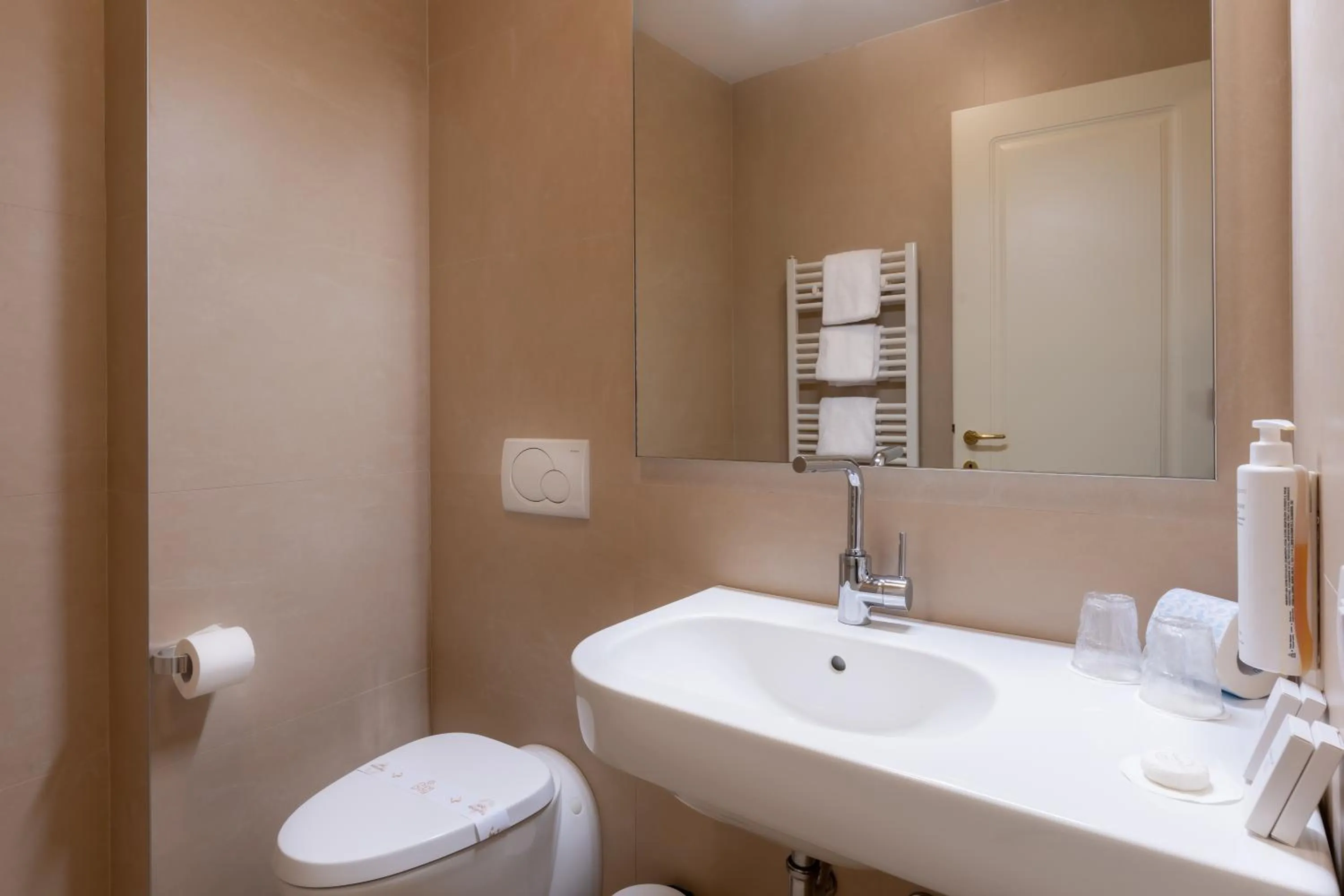 Toilet in San Teodoro Palace - Luxury Apartments