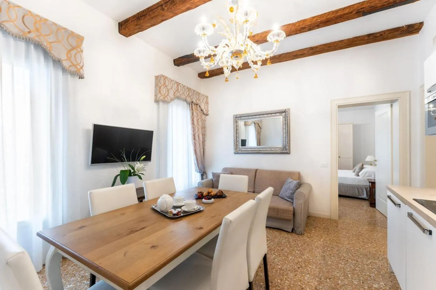 Dining area in San Teodoro Palace - Luxury Apartments