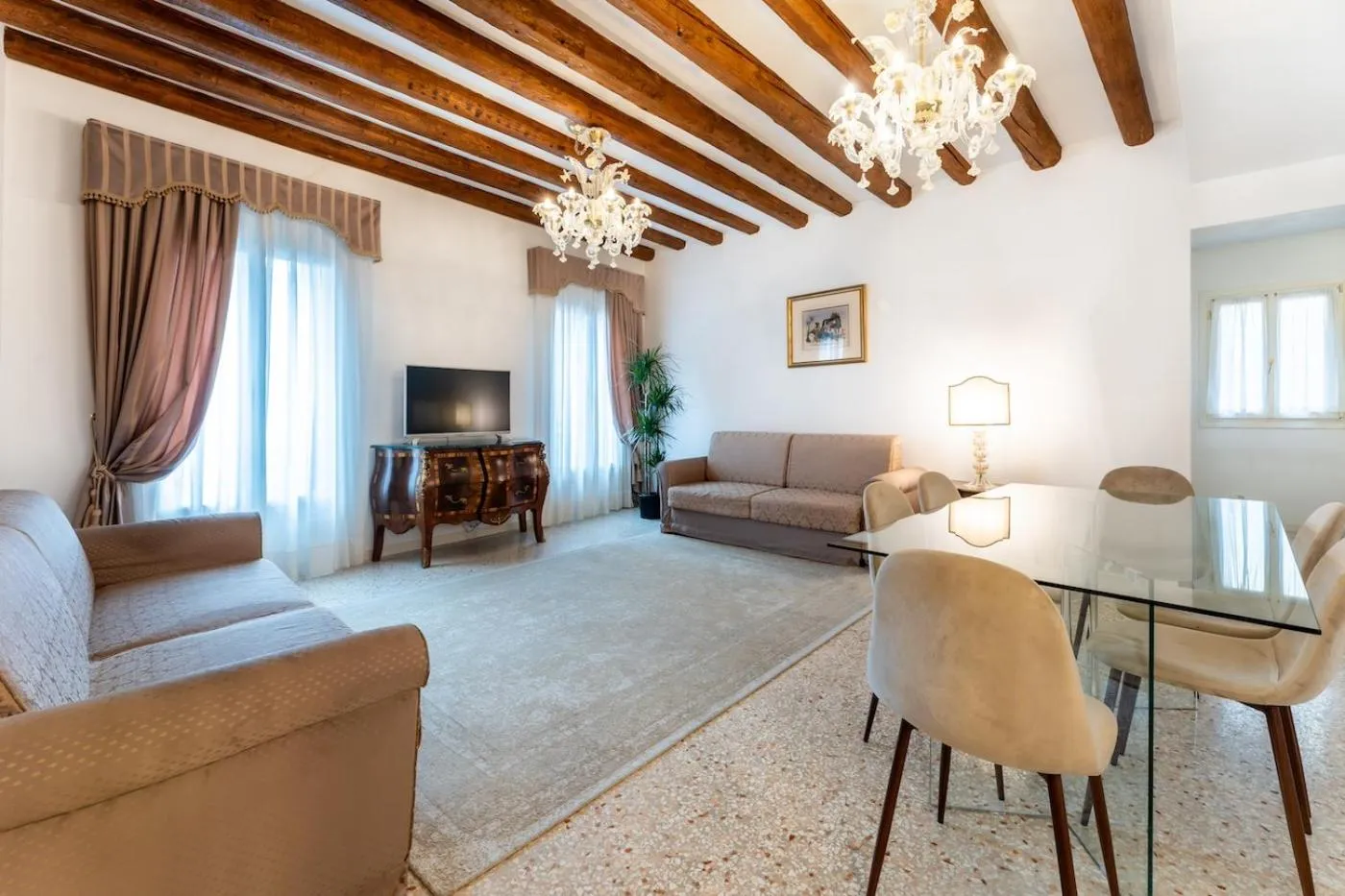Living room in San Teodoro Palace - Luxury Apartments