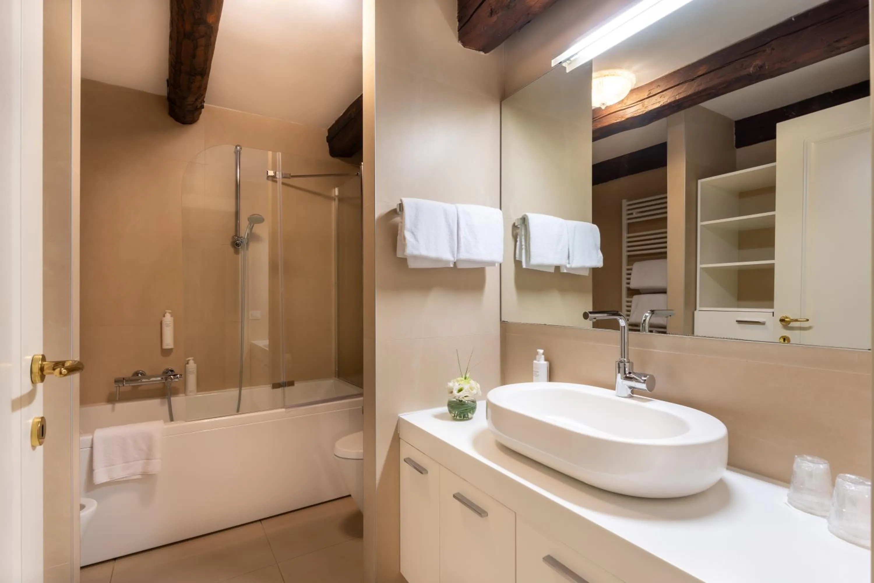Bathroom in San Teodoro Palace - Luxury Apartments