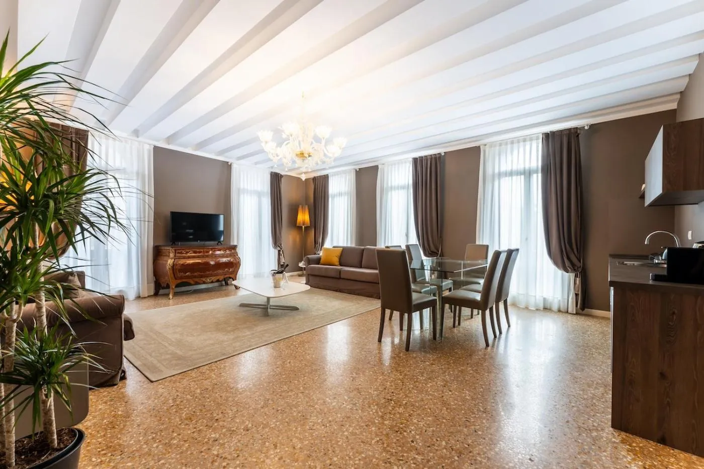 Living room in San Teodoro Palace - Luxury Apartments