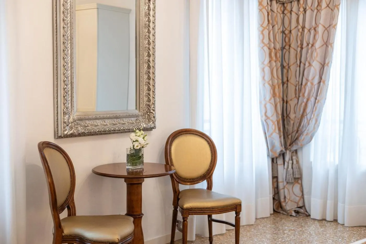 Decorative detail in San Teodoro Palace - Luxury Apartments