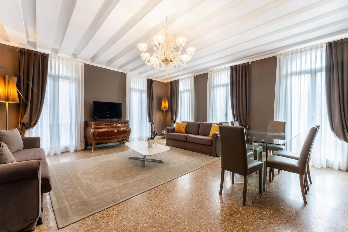 Living room in San Teodoro Palace - Luxury Apartments