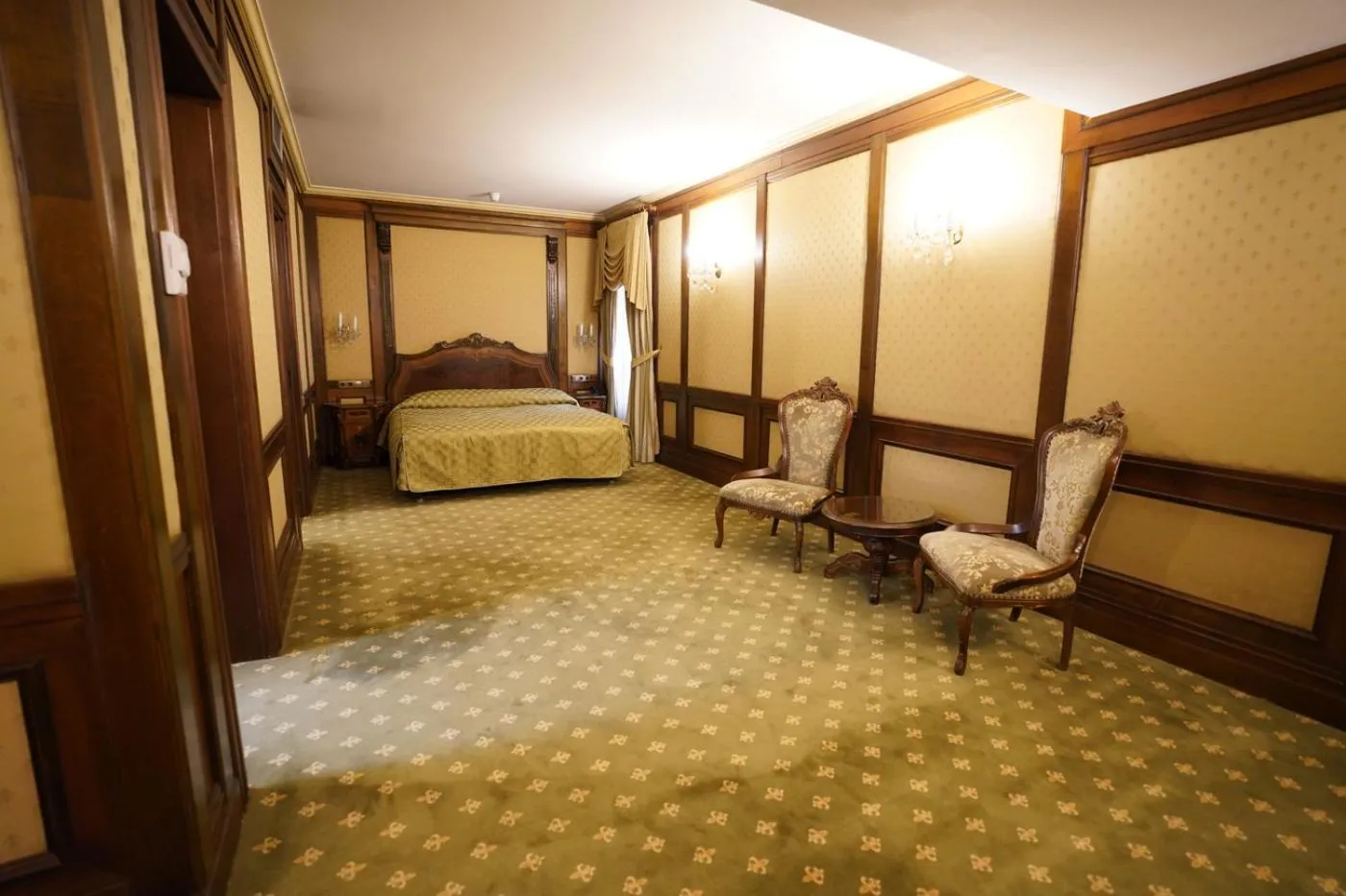 Bed in Hotel Casa Capsa