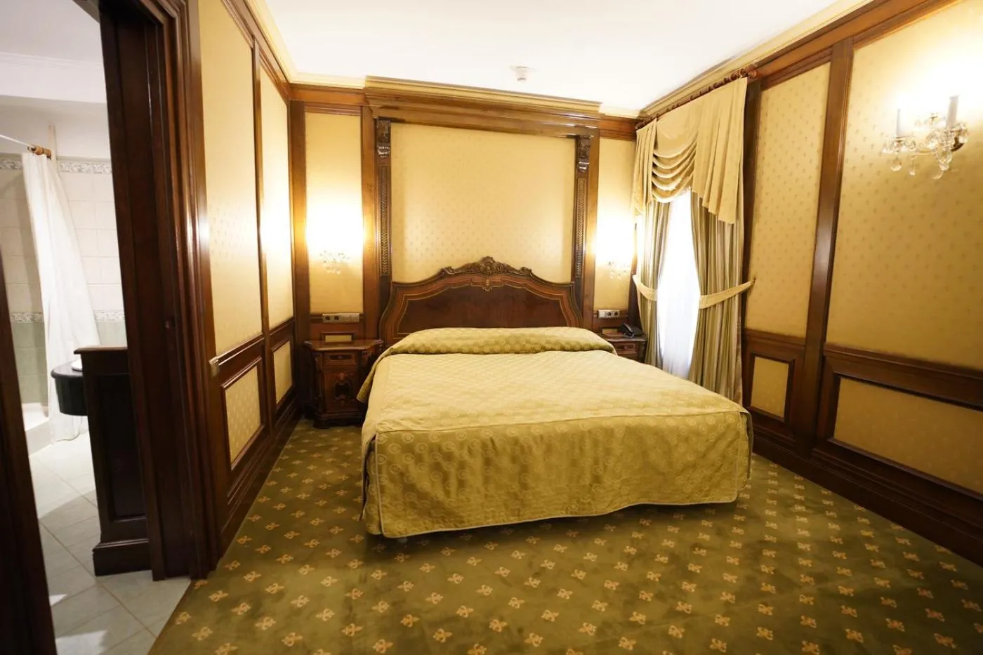 Bed in Hotel Casa Capsa