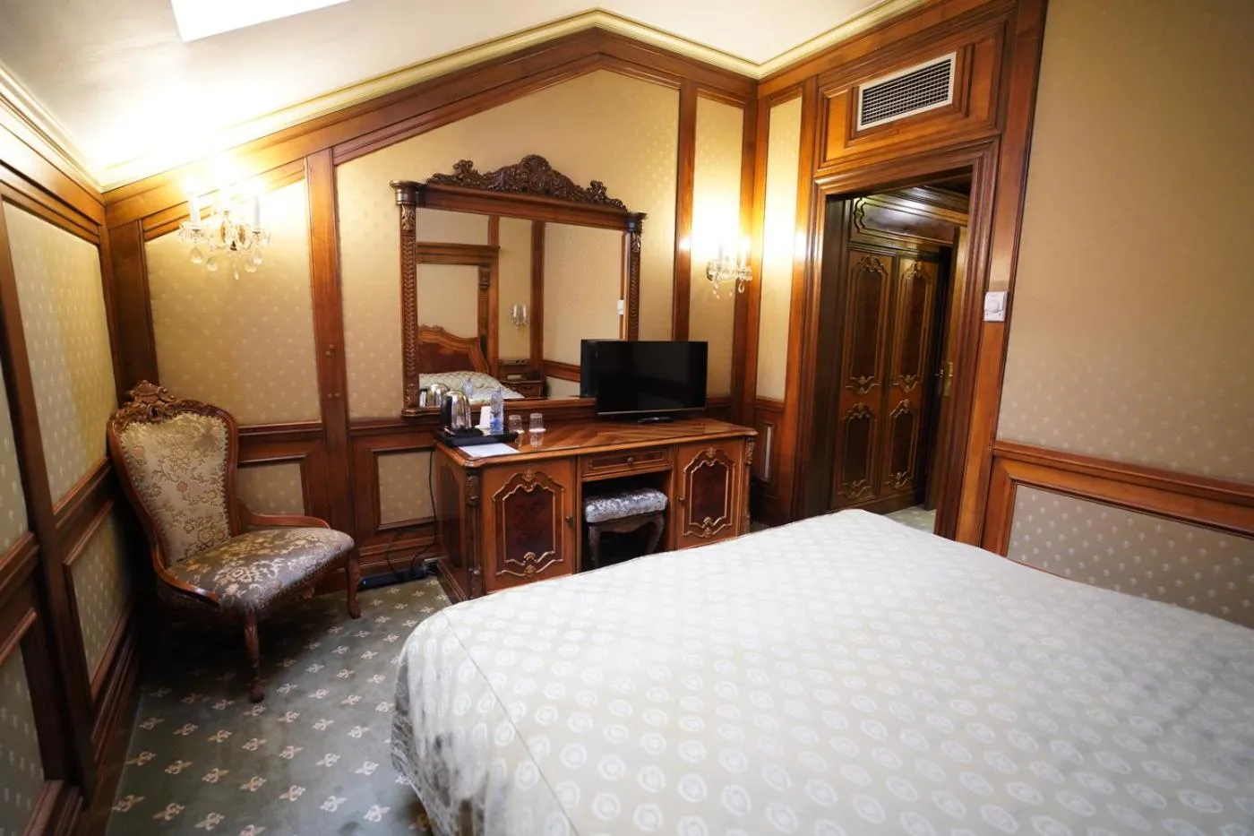 Bed in Hotel Casa Capsa