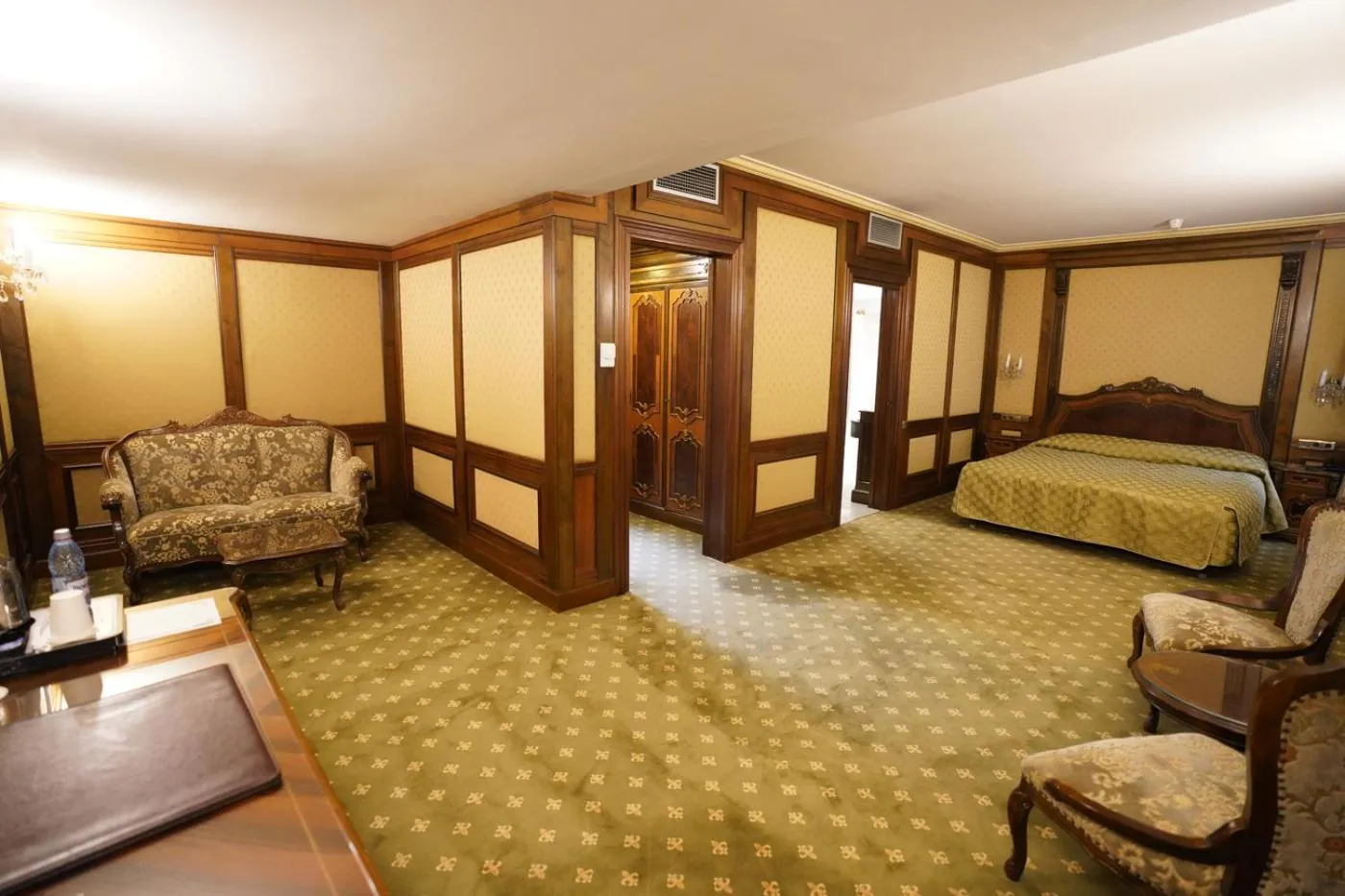 Bed in Hotel Casa Capsa