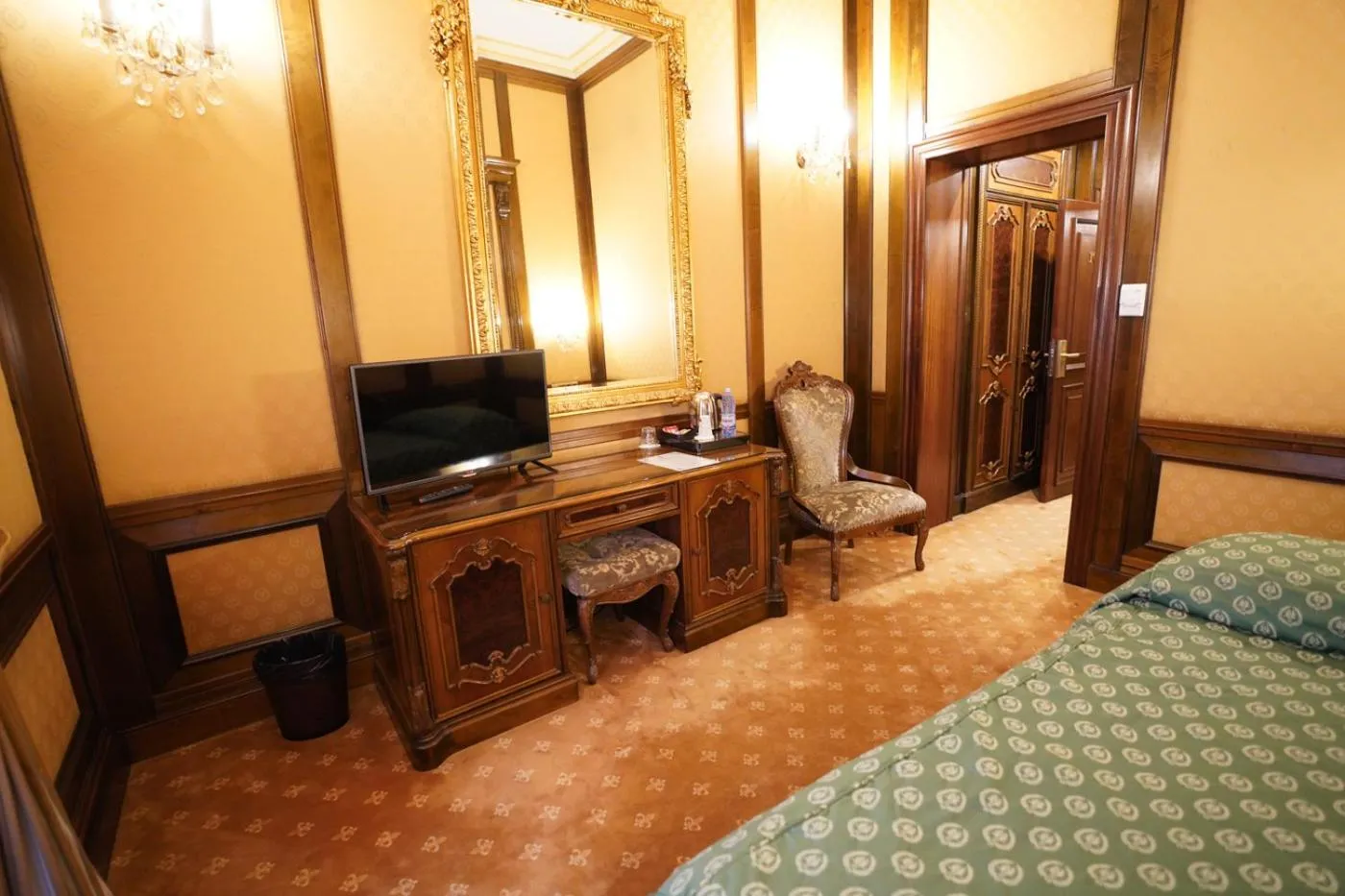 Bed in Hotel Casa Capsa