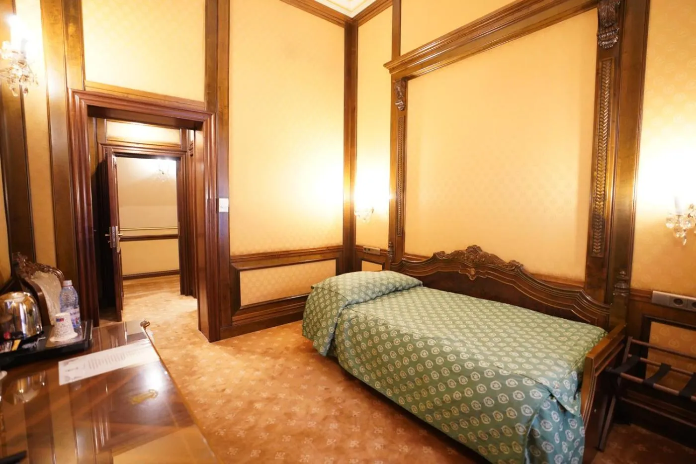 Bed in Hotel Casa Capsa