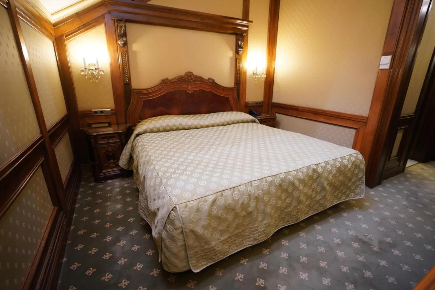 Bed in Hotel Casa Capsa