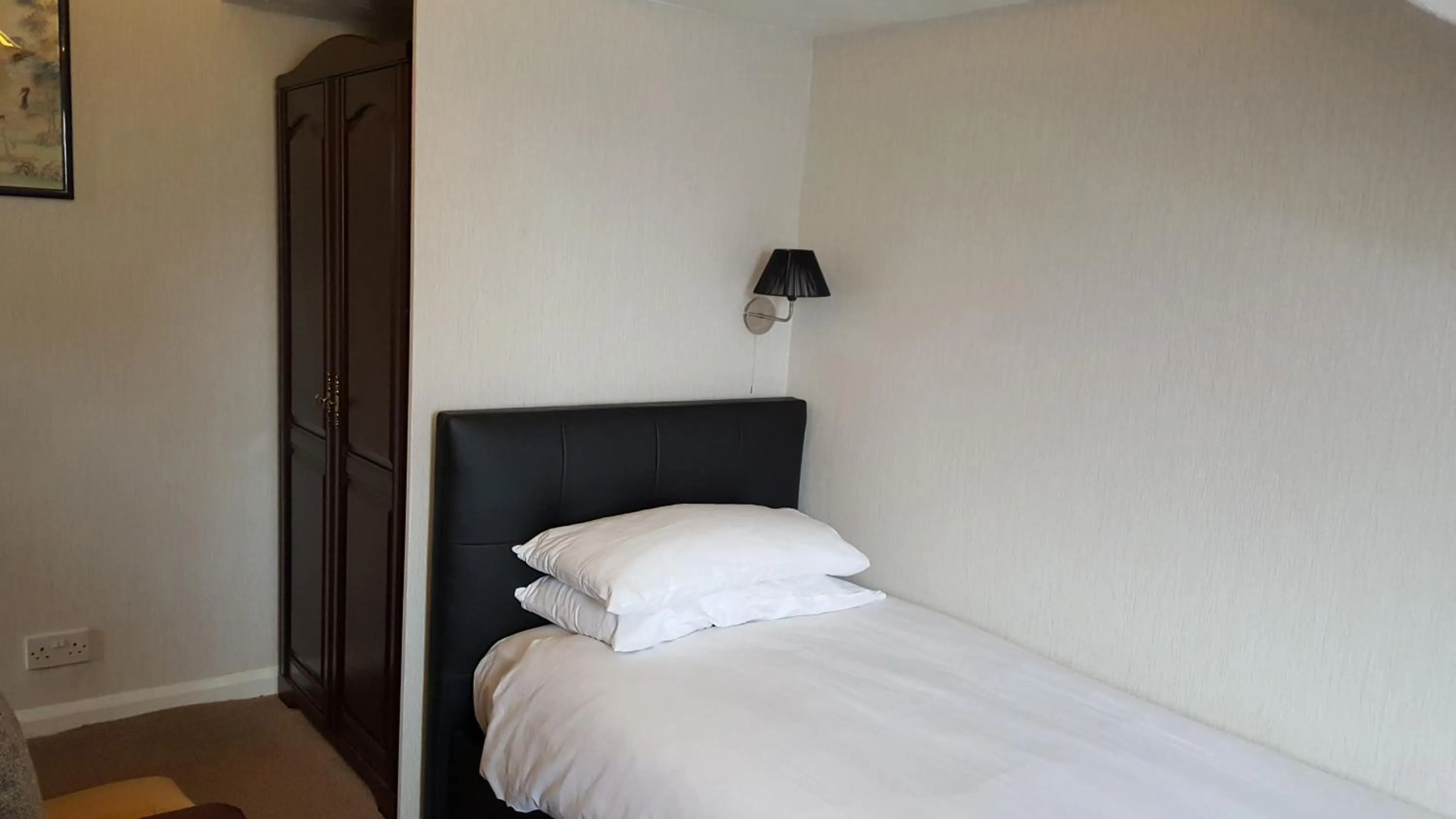 Photo of the whole room, Bed in Maindee Guest House